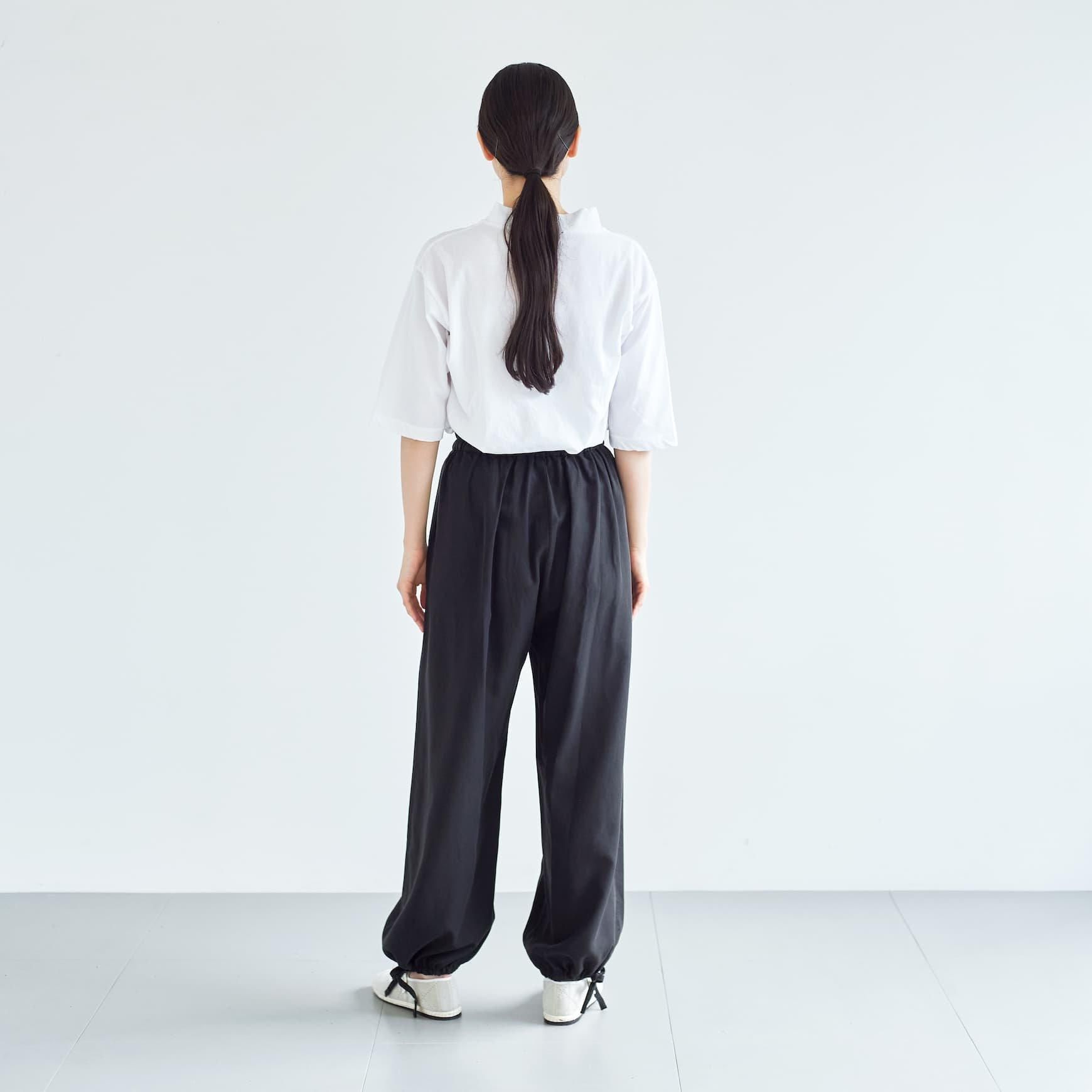 「CLASKA(クラスカ)」発のアパレルブランド「ata(アタ)」の pants 2. / ブラック
