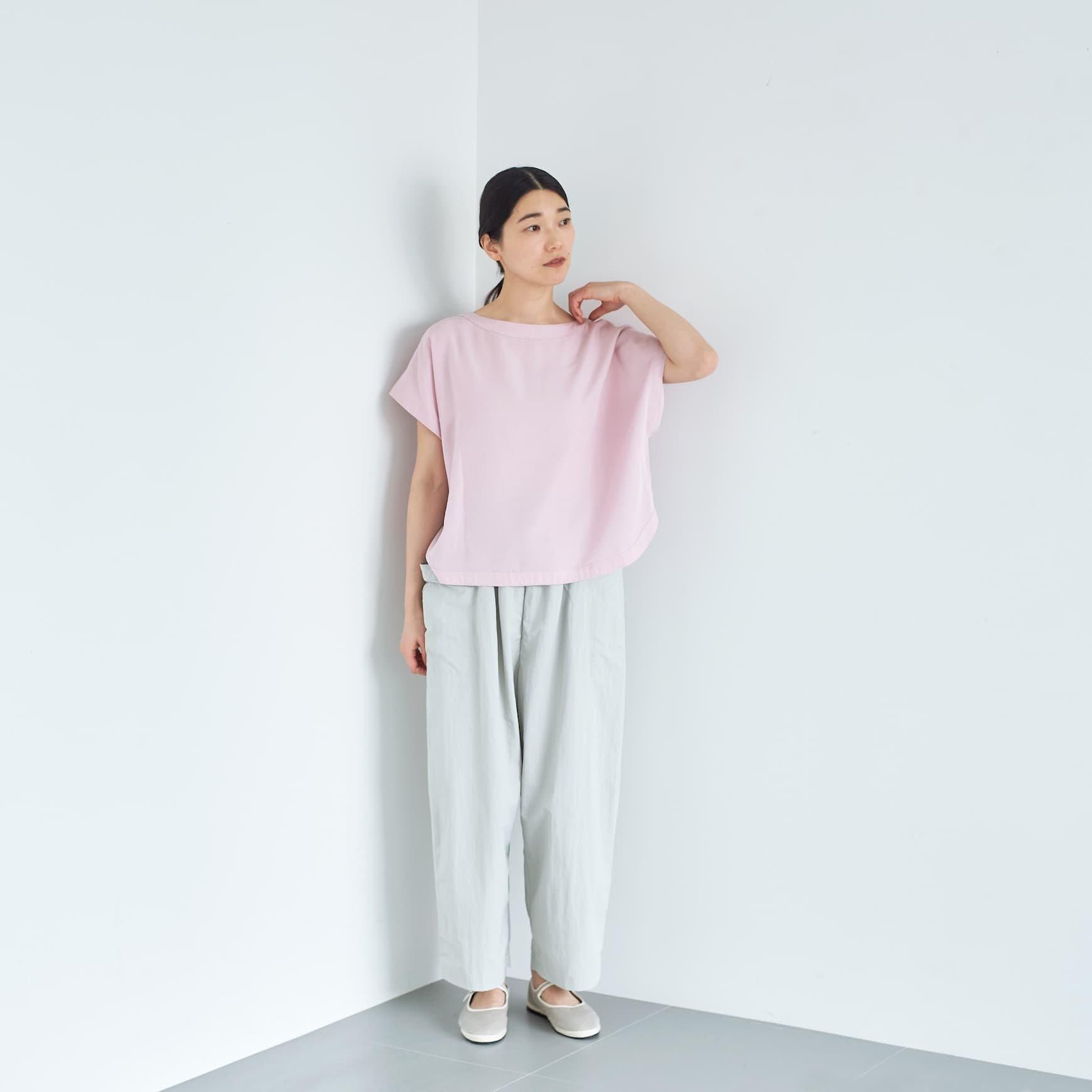 「CLASKA(クラスカ)」発のアパレルブランド「ata(アタ)」の blouse.1 / ピンク