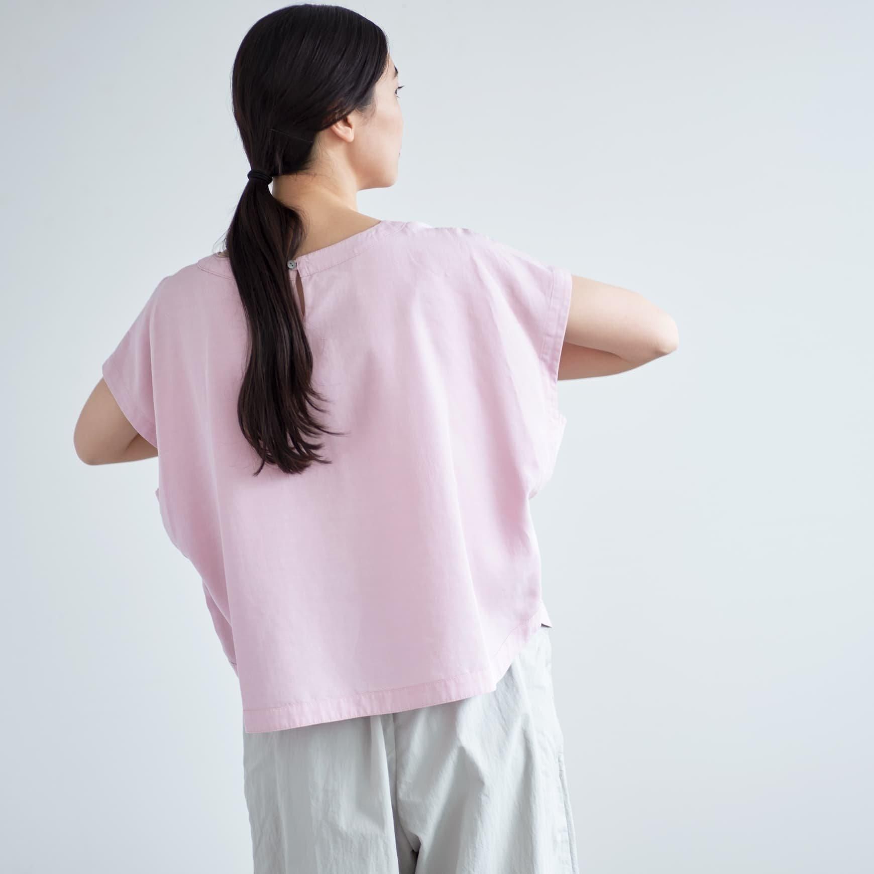 「CLASKA(クラスカ)」発のアパレルブランド「ata(アタ)」の blouse.1 / ピンク