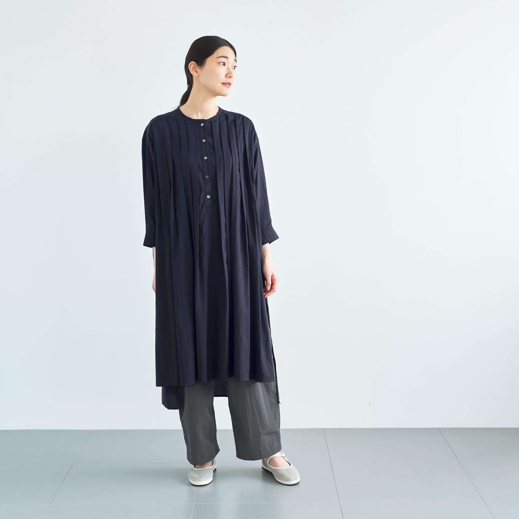 「CLASKA(クラスカ)」発のアパレルブランド「ata(アタ)」の one oiece 2. / ネイビー