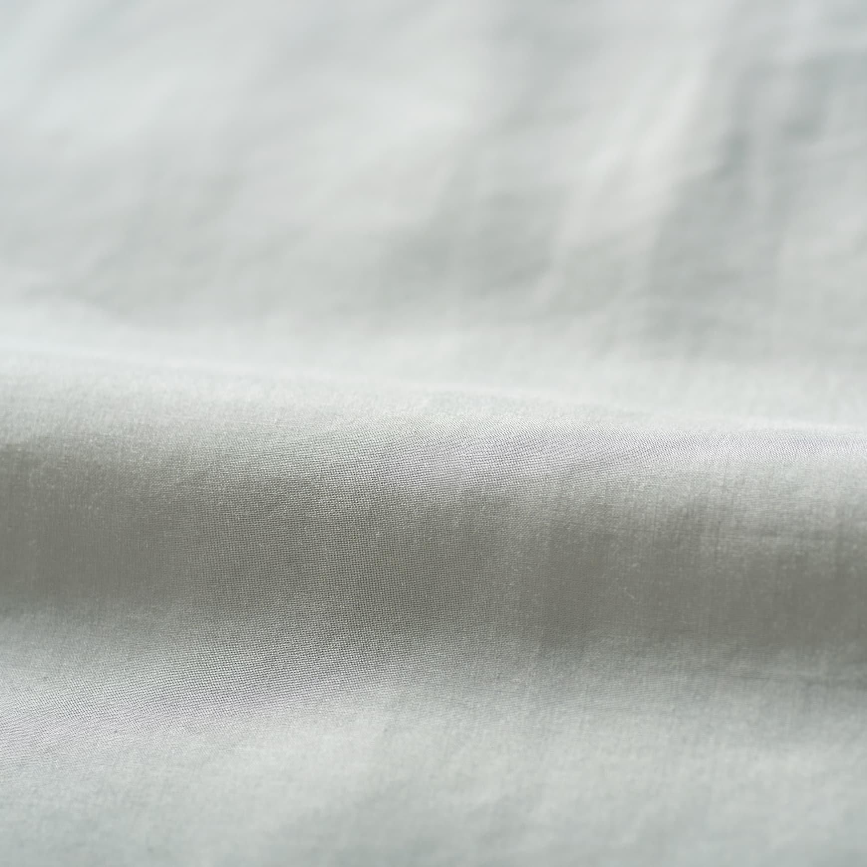 「CLASKA(クラスカ)」発のアパレルブランド「ata(アタ)」の shirts 1. / ライトグレー