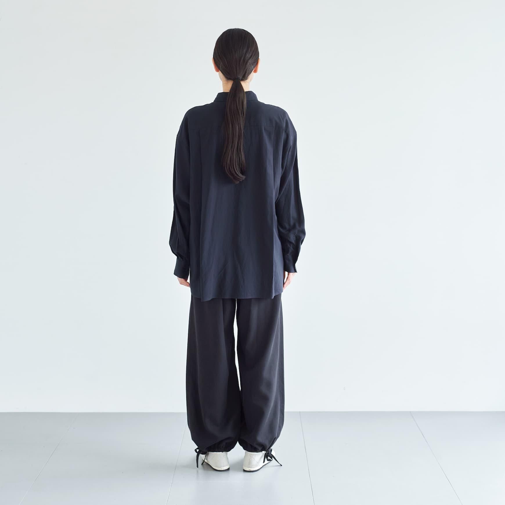 「CLASKA(クラスカ)」発のアパレルブランド「ata(アタ)」の shirts 1. / ネイビー