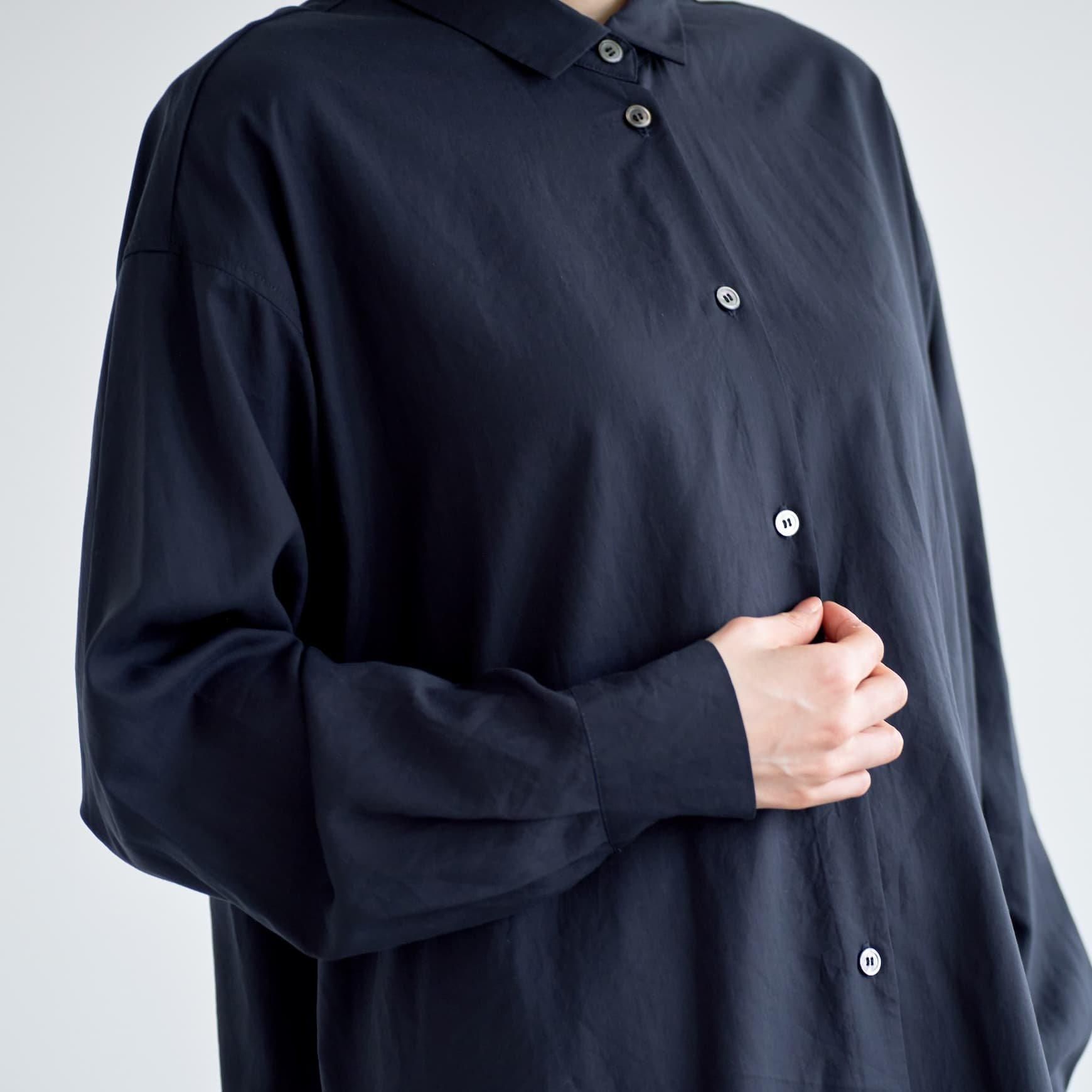 「CLASKA(クラスカ)」発のアパレルブランド「ata(アタ)」の shirts 1. / ネイビー
