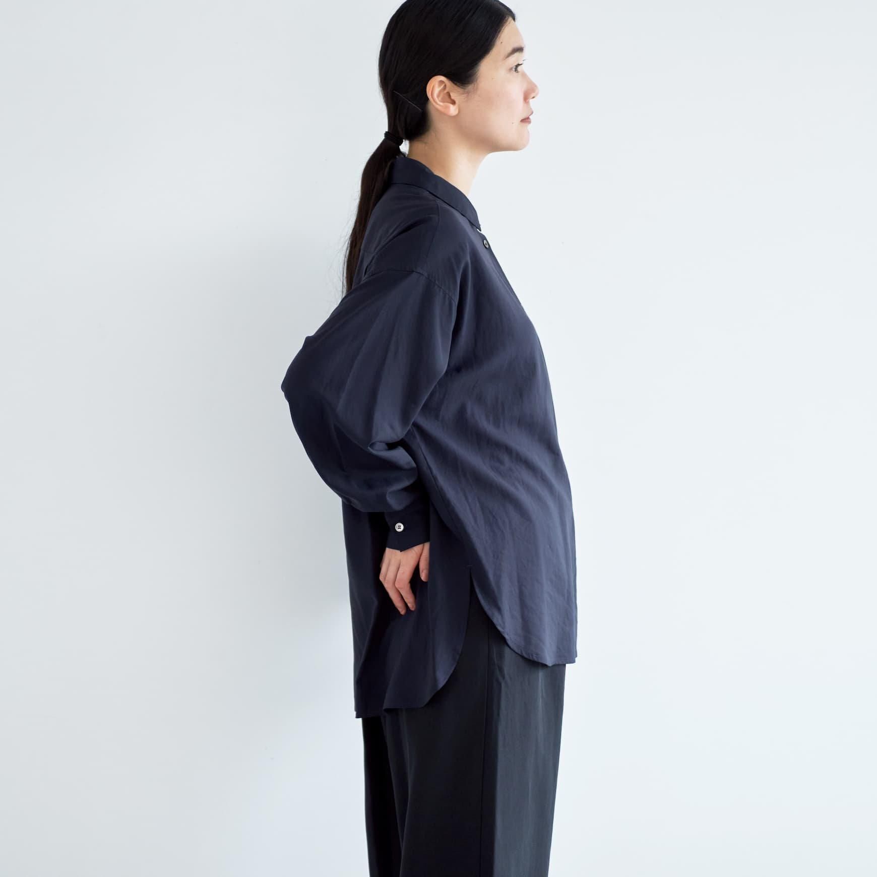「CLASKA(クラスカ)」発のアパレルブランド「ata(アタ)」の shirts 1. / ネイビー