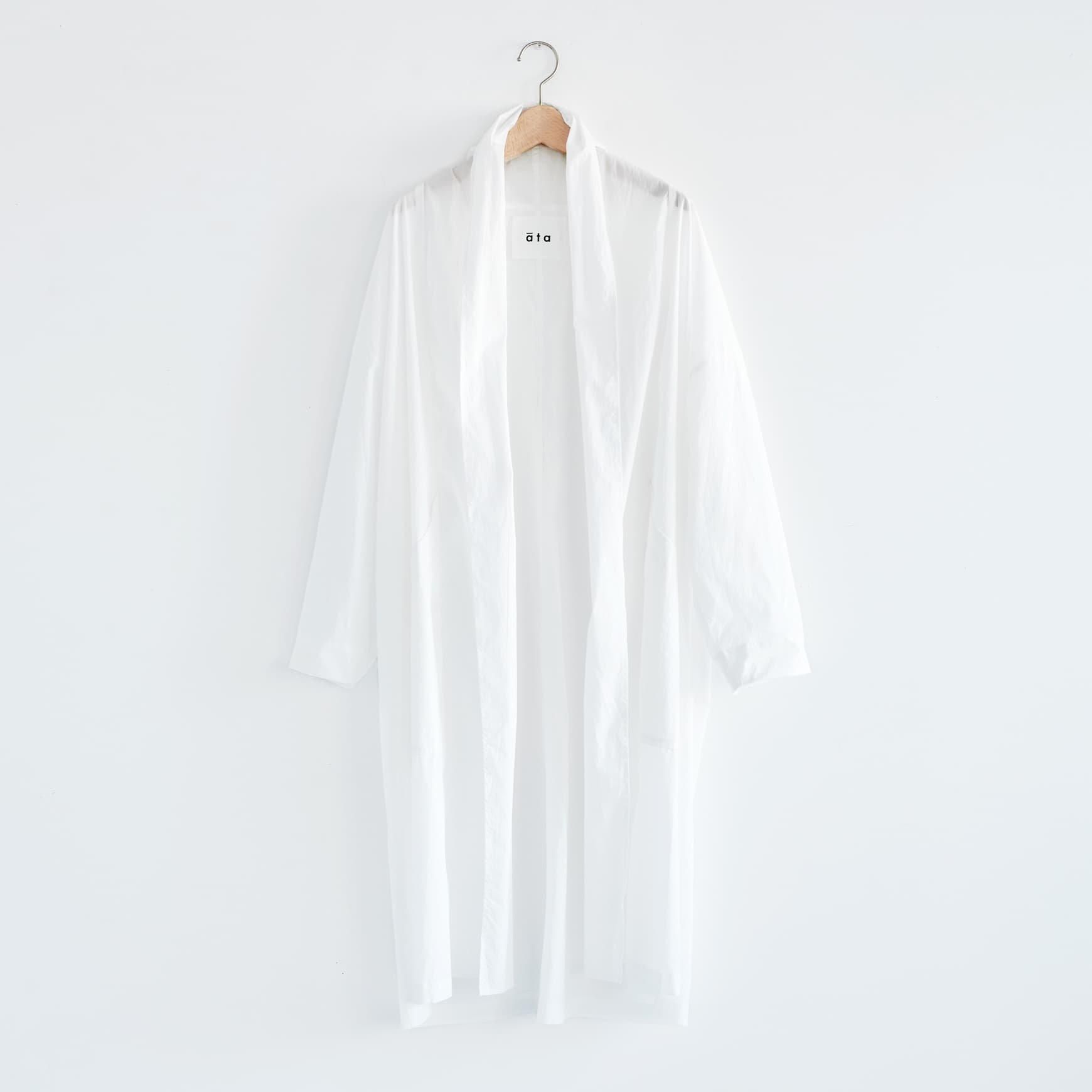 「CLASKA(クラスカ)」発のアパレルブランド「ata(アタ)」の robe 2. / ホワイト