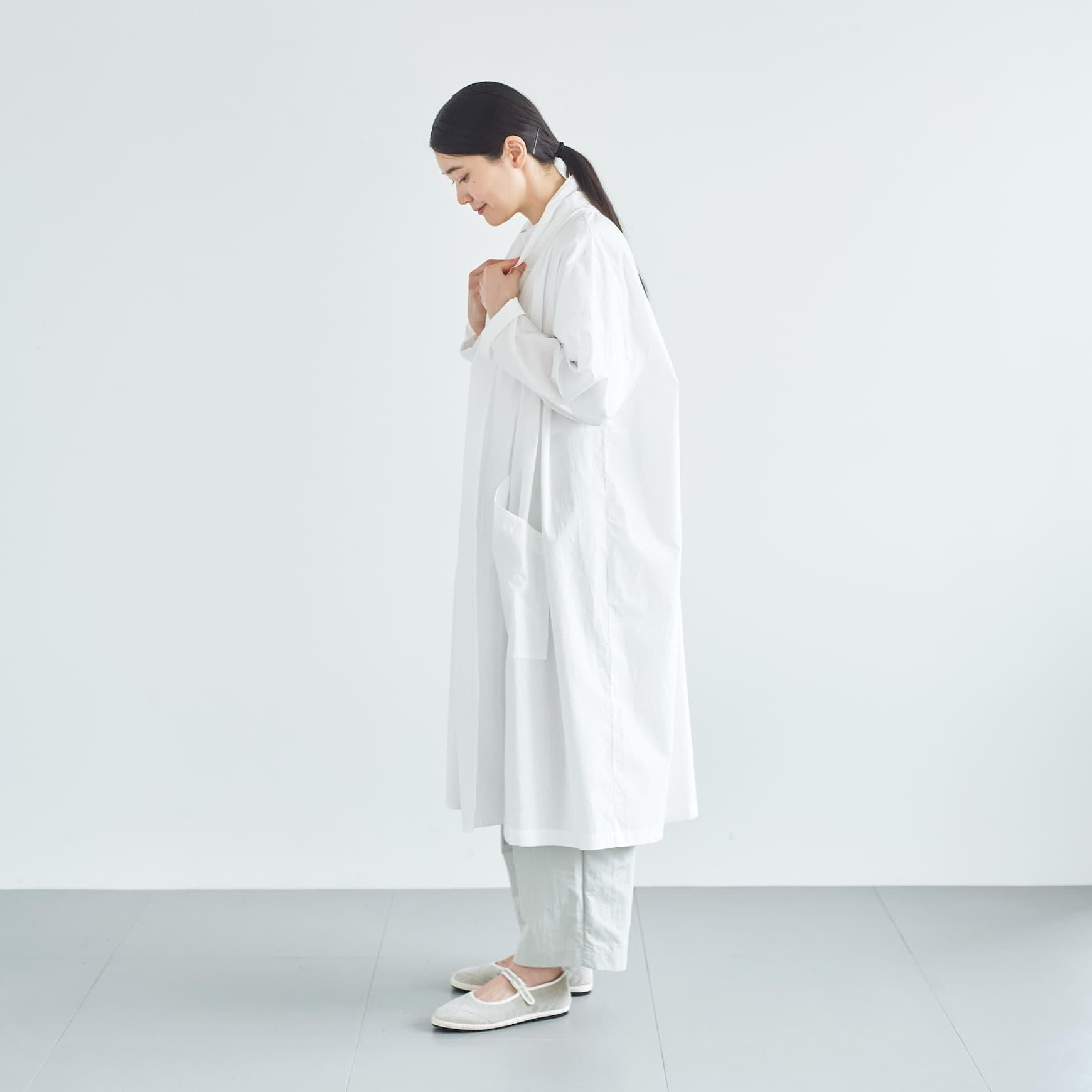 「CLASKA(クラスカ)」発のアパレルブランド「ata(アタ)」の robe 2. / ホワイト