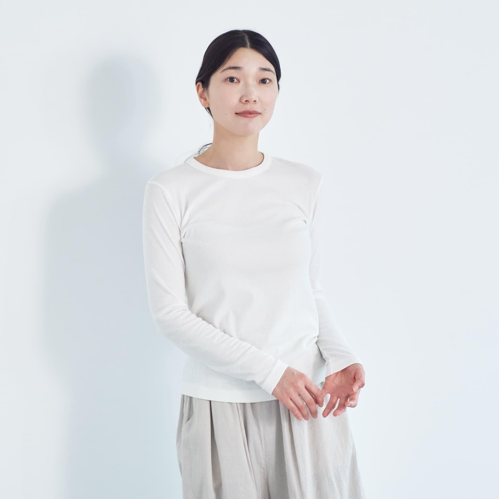 「CLASKA(クラスカ)」発のアパレルブランド「HAU(ハウ)」のtops