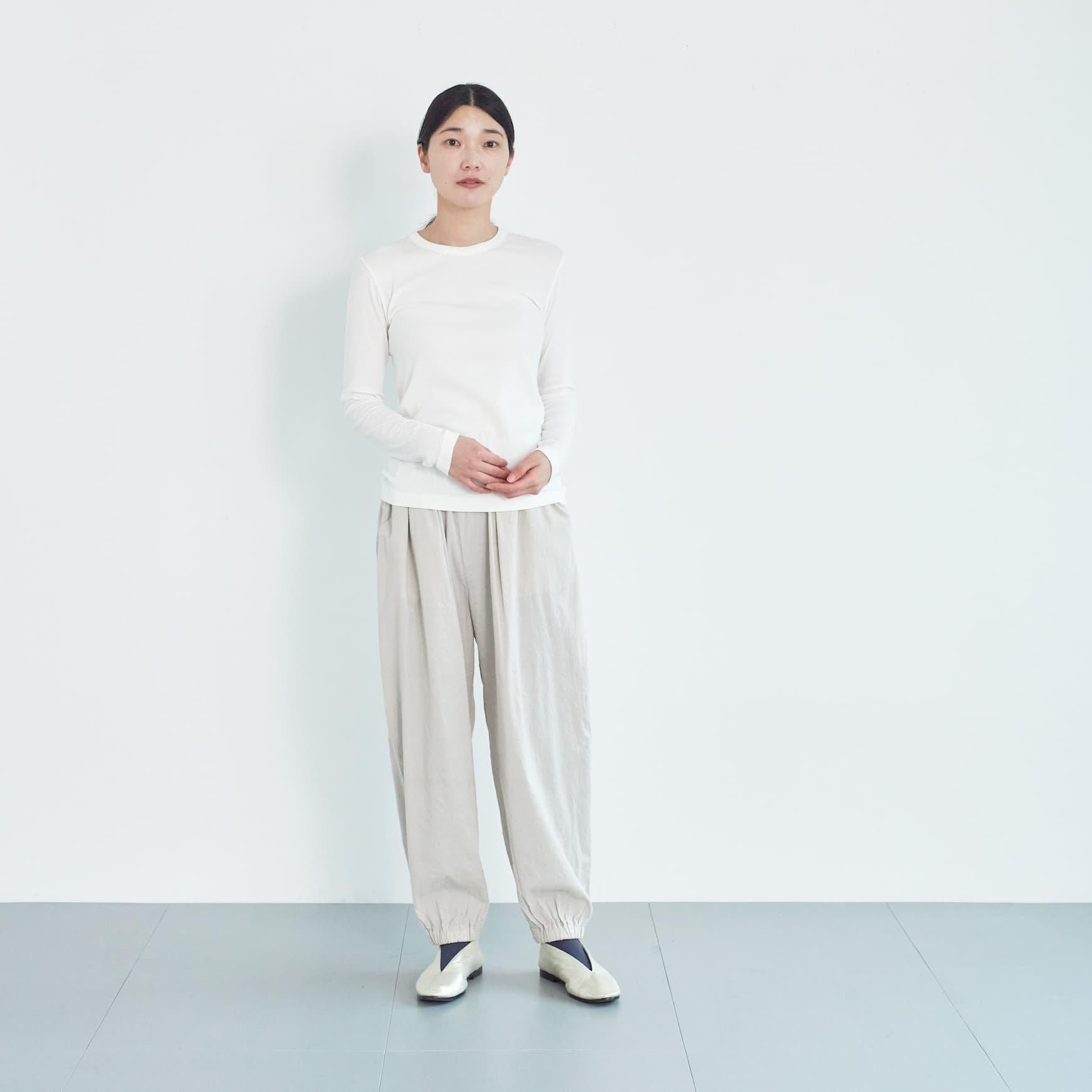 「CLASKA(クラスカ)」発のアパレルブランド「HAU(ハウ)」のtops