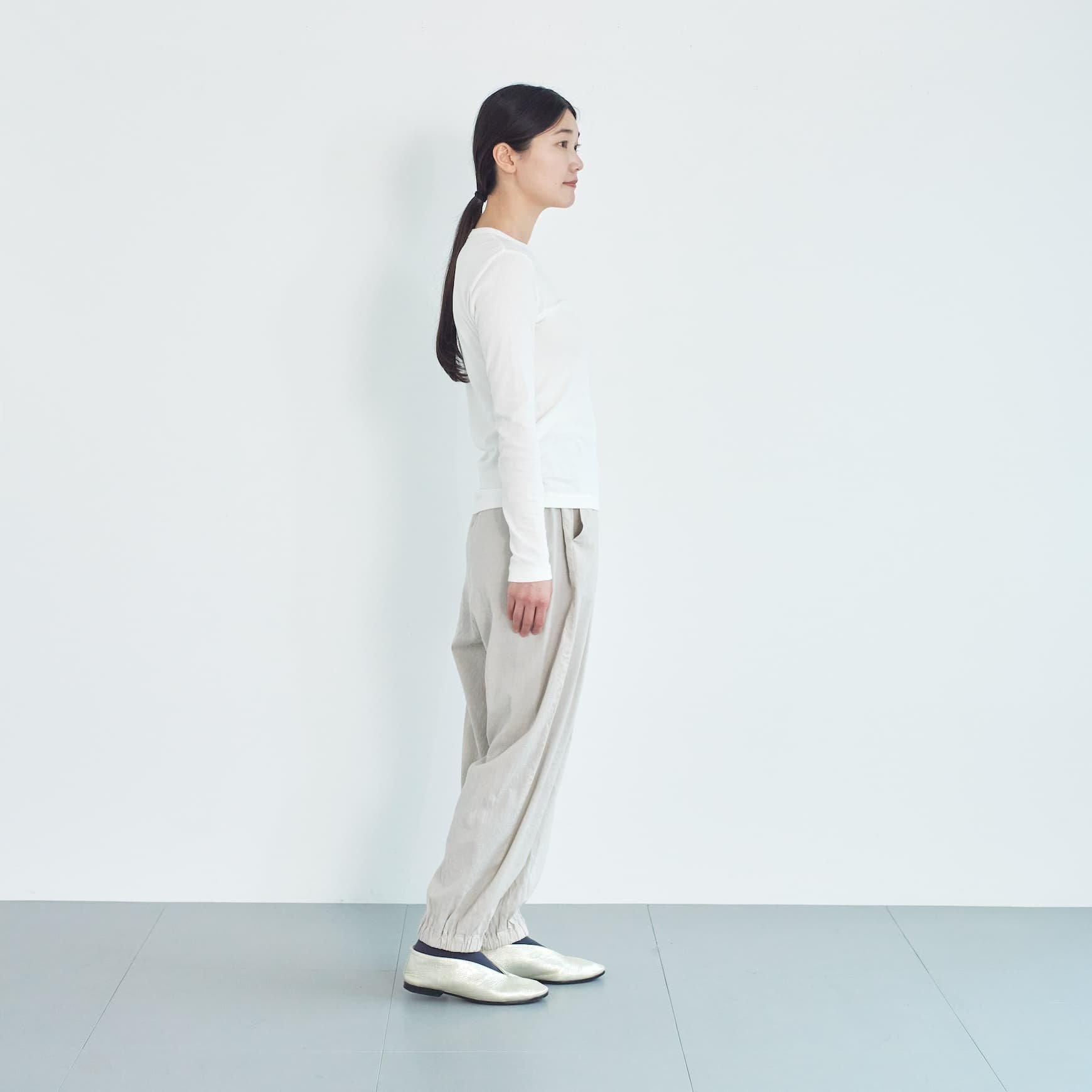 「CLASKA(クラスカ)」発のアパレルブランド「HAU(ハウ)」のtops