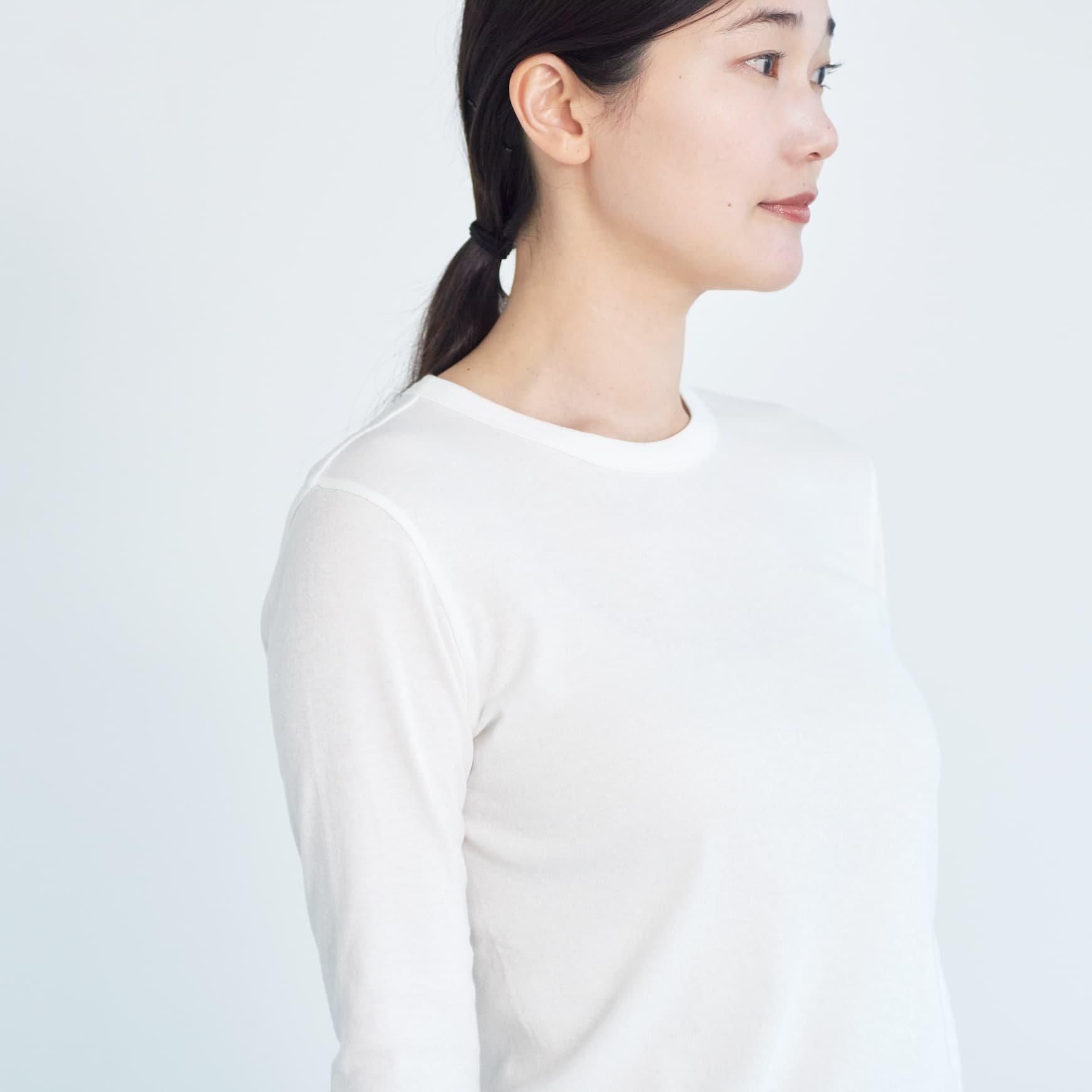 「CLASKA(クラスカ)」発のアパレルブランド「HAU(ハウ)」のtops