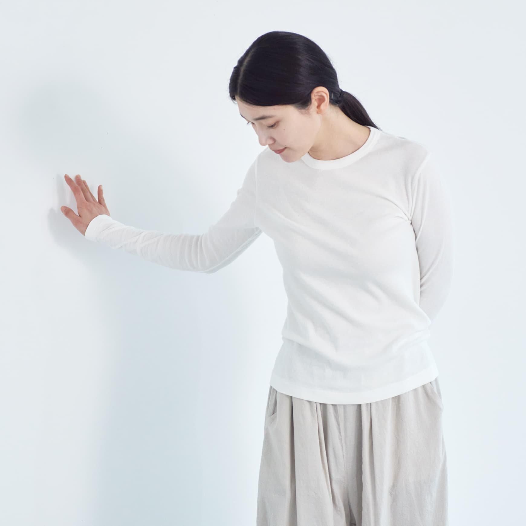 「CLASKA(クラスカ)」発のアパレルブランド「HAU(ハウ)」のtops