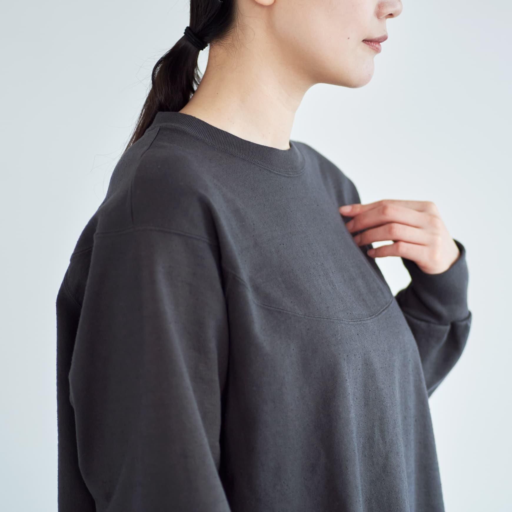 「CLASKA(クラスカ)」発のアパレルブランド「HAU(ハウ)」のtops