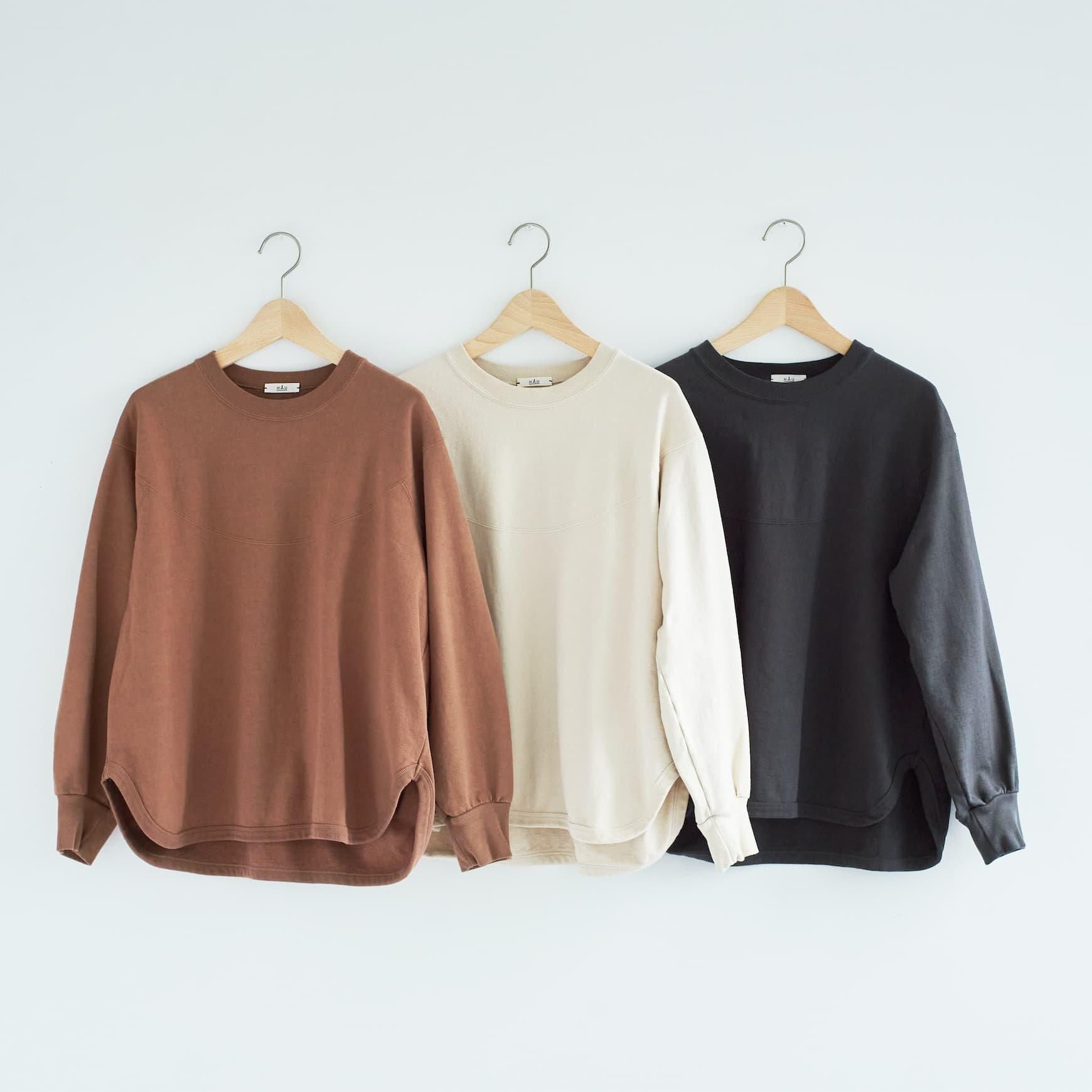 「CLASKA(クラスカ)」発のアパレルブランド「HAU(ハウ)」のtops