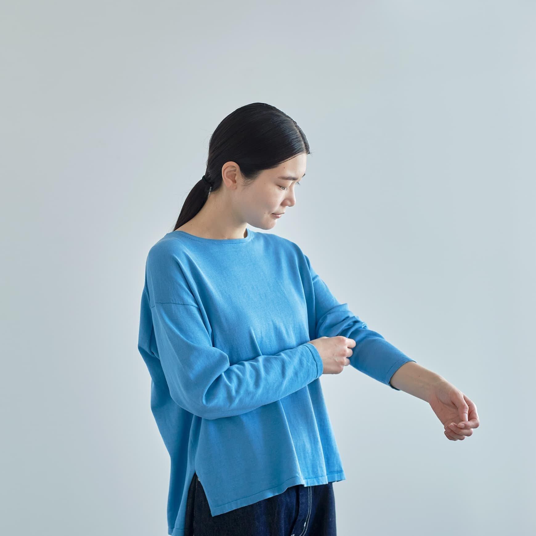 「CLASKA(クラスカ)」発のアパレルブランド「HAU(ハウ)」のknit tops