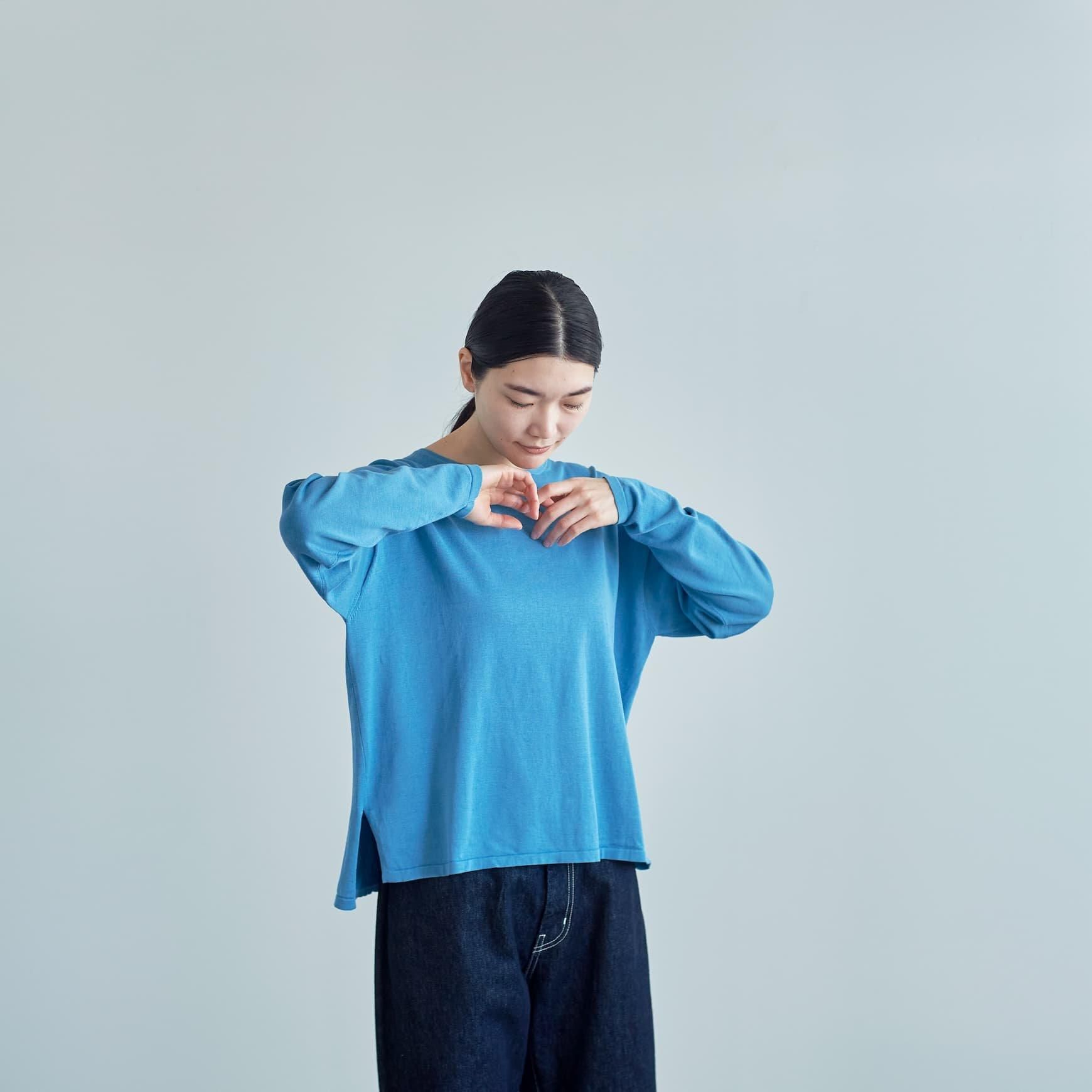 「CLASKA(クラスカ)」発のアパレルブランド「HAU(ハウ)」のknit tops