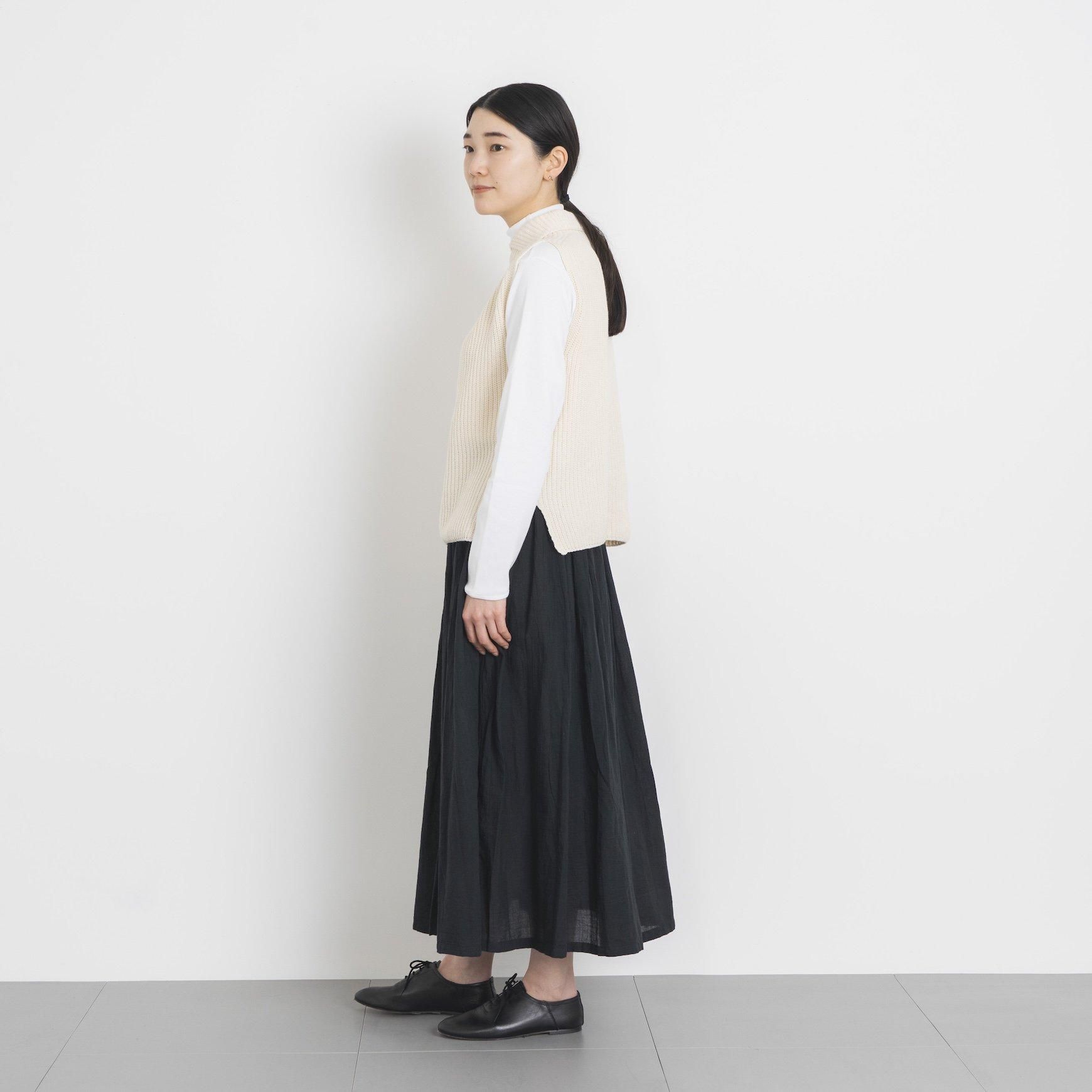 D の 畦編みのポロネックベスト