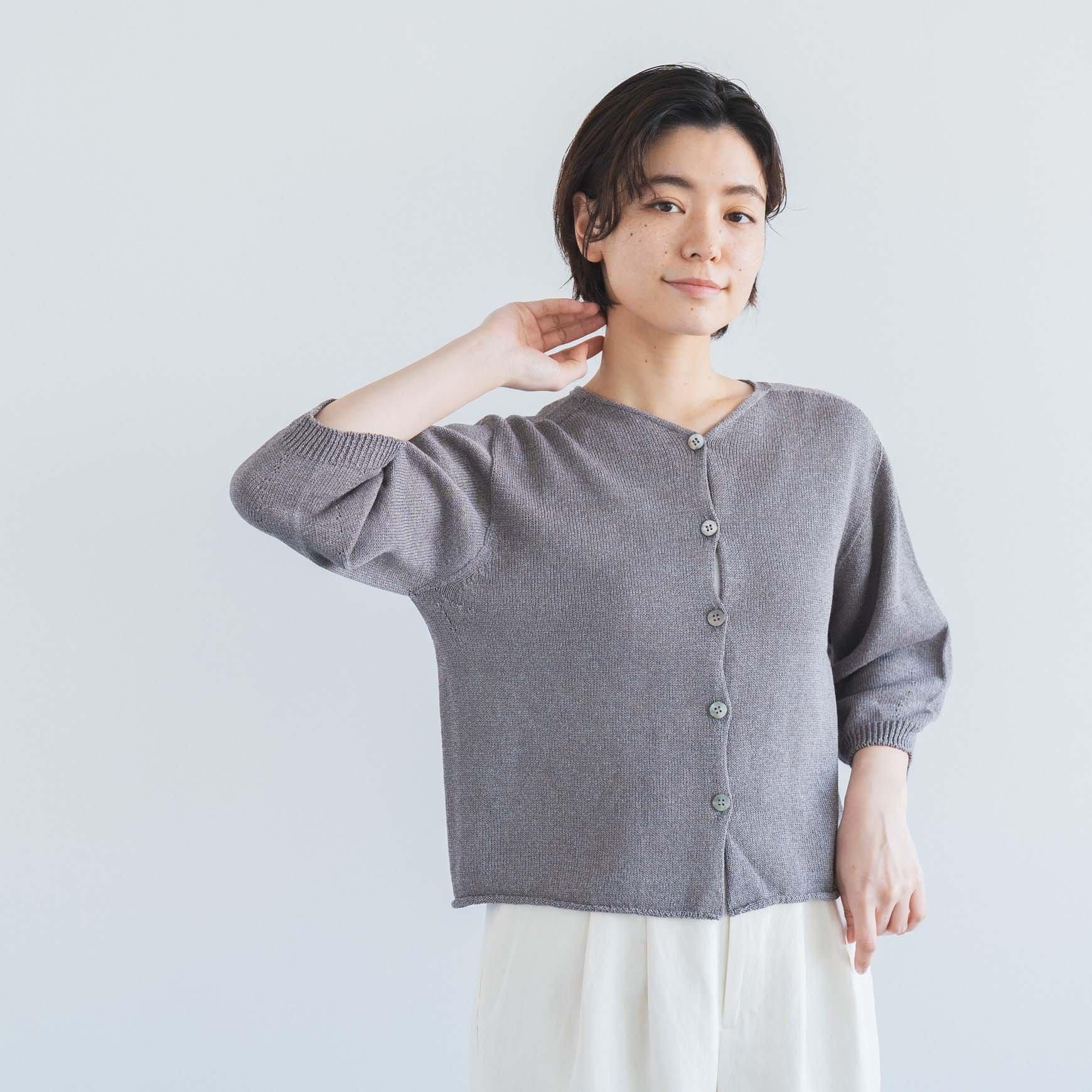 「CLASKA(クラスカ)」のペーパーヤーンニットカーディガン