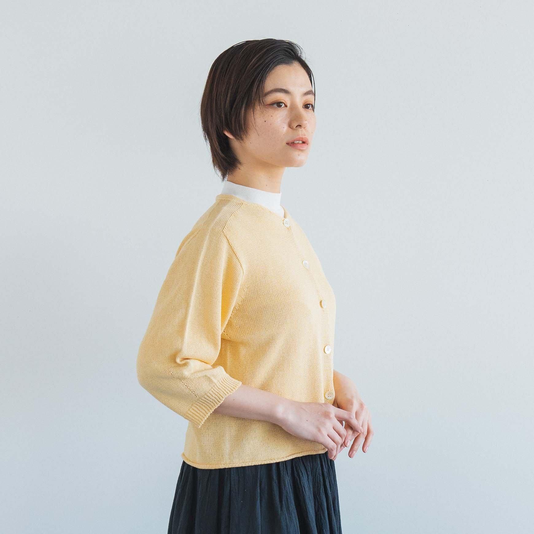 「CLASKA(クラスカ)」のペーパーヤーンニットカーディガン