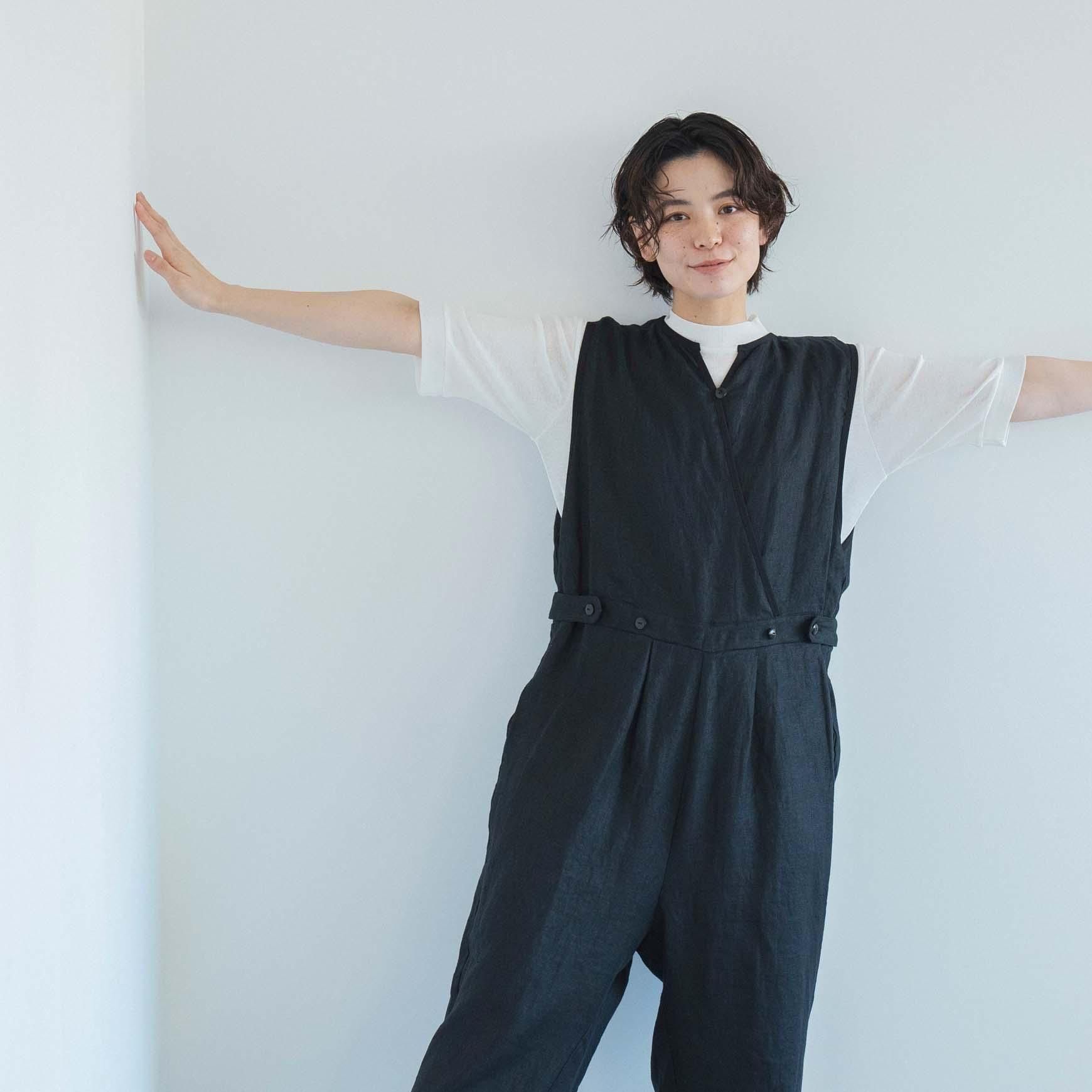 D のリネンのサロペットパンツ