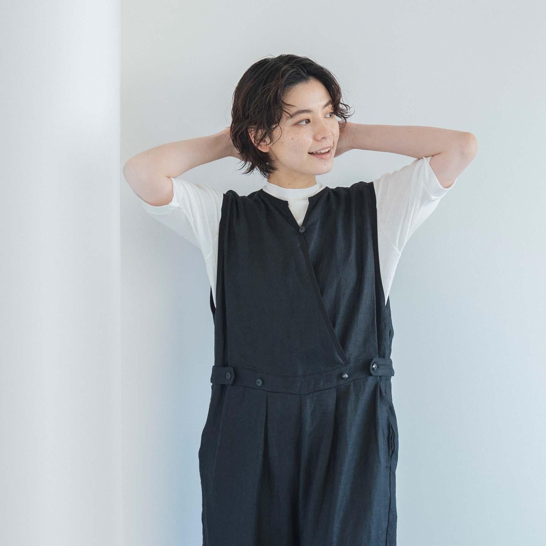 D のリネンのサロペットパンツ