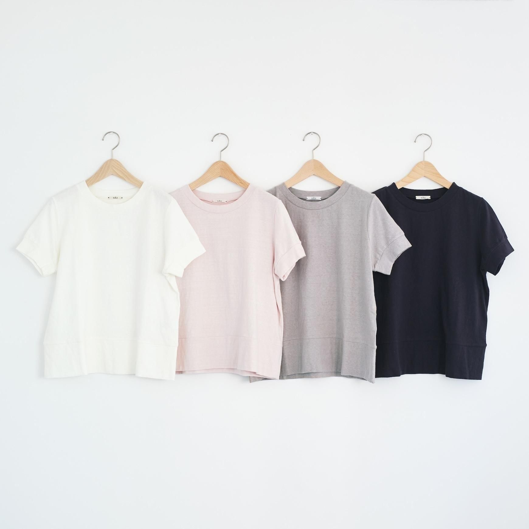 「CLASKA(クラスカ)」発のアパレルブランド「HAU(ハウ)」のtops