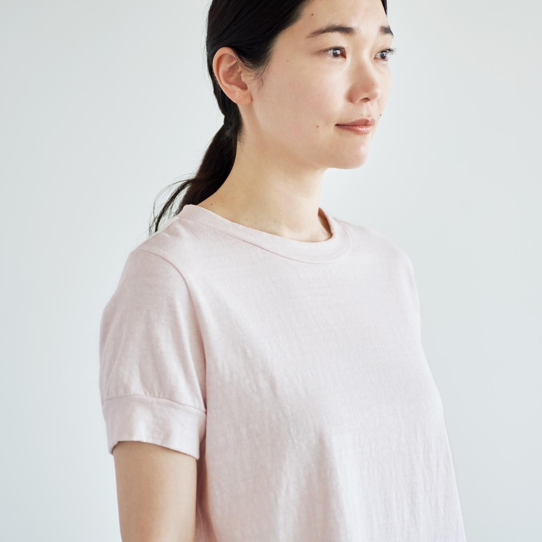 「CLASKA(クラスカ)」発のアパレルブランド「HAU(ハウ)」のtops