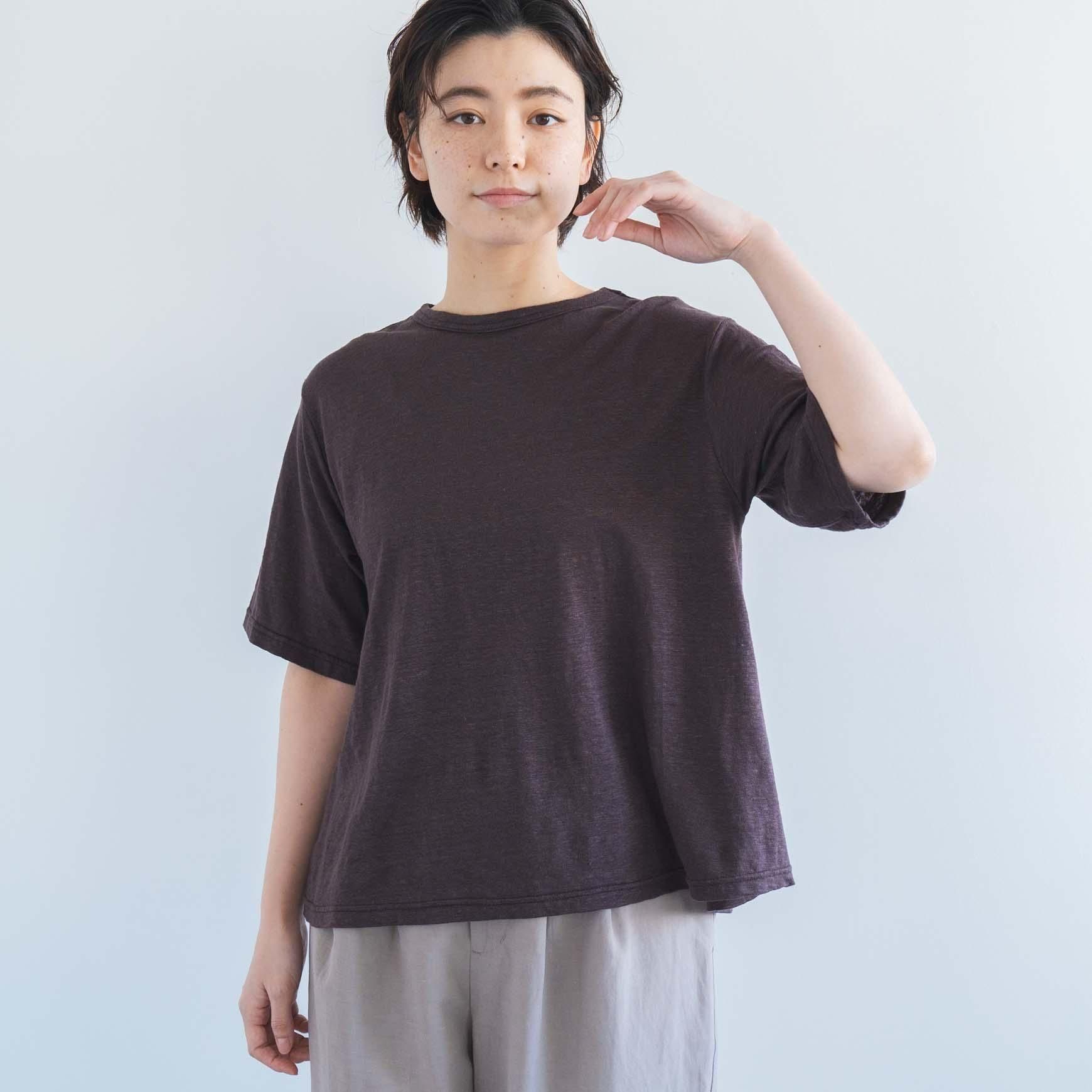 「CLASKA(クラスカ)」のリネン100Tシャツ<ドレープ>