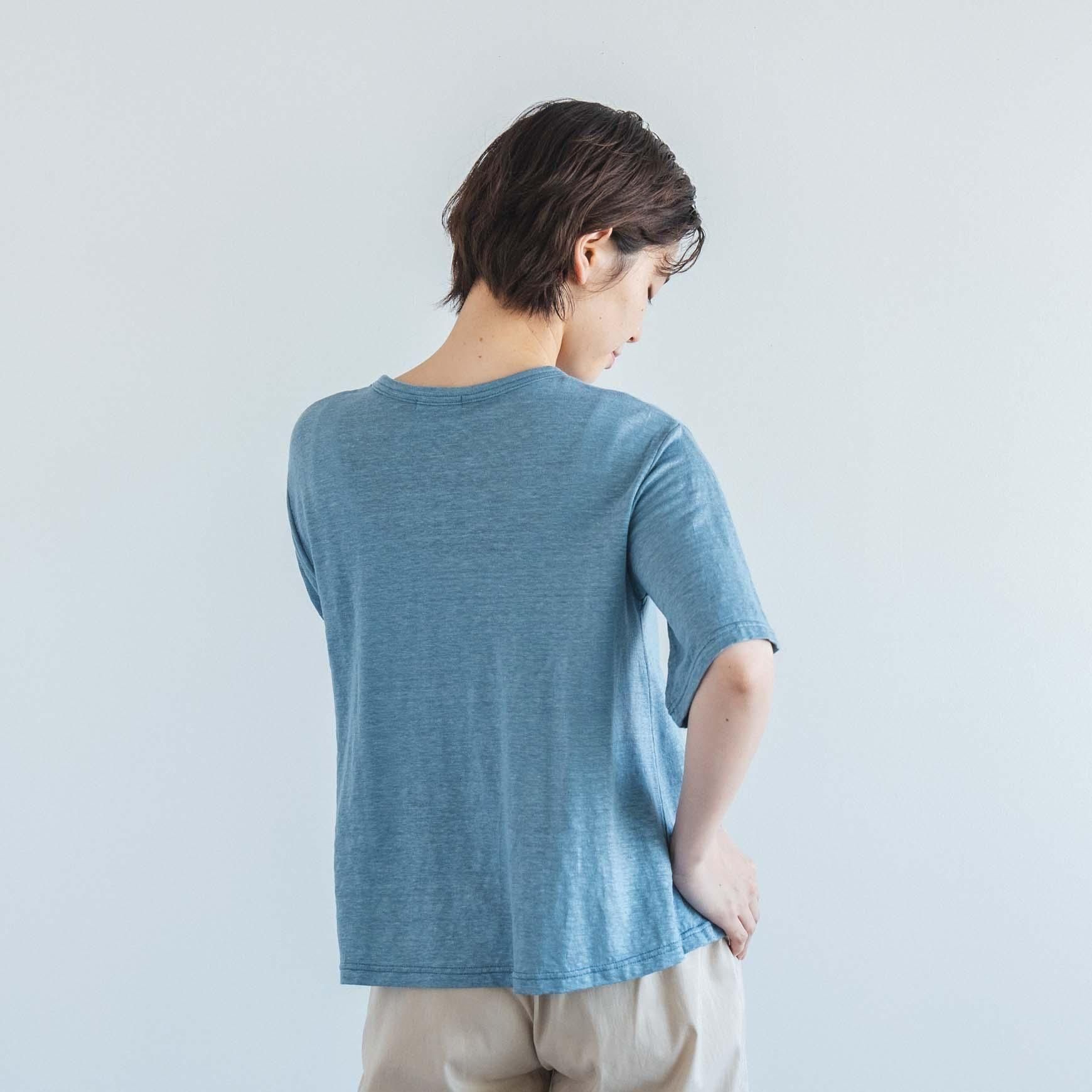 「CLASKA(クラスカ)」のリネン100Tシャツ<ドレープ>