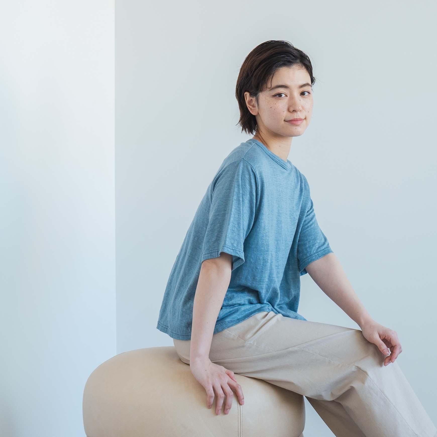 「CLASKA(クラスカ)」のリネン100Tシャツ<ドレープ>