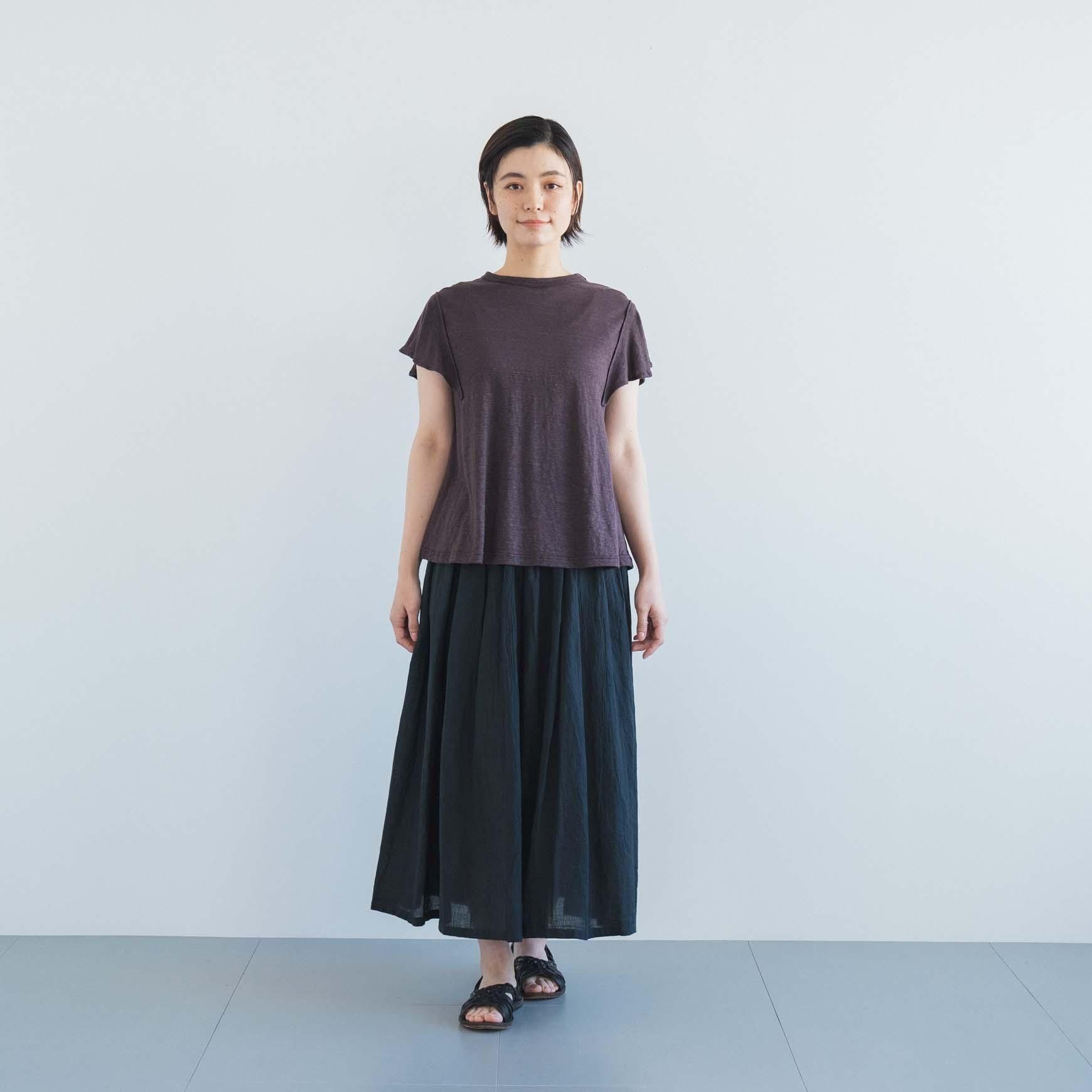 「CLASKA(クラスカ)」の リネン100Tシャツ<フリル> / 2025