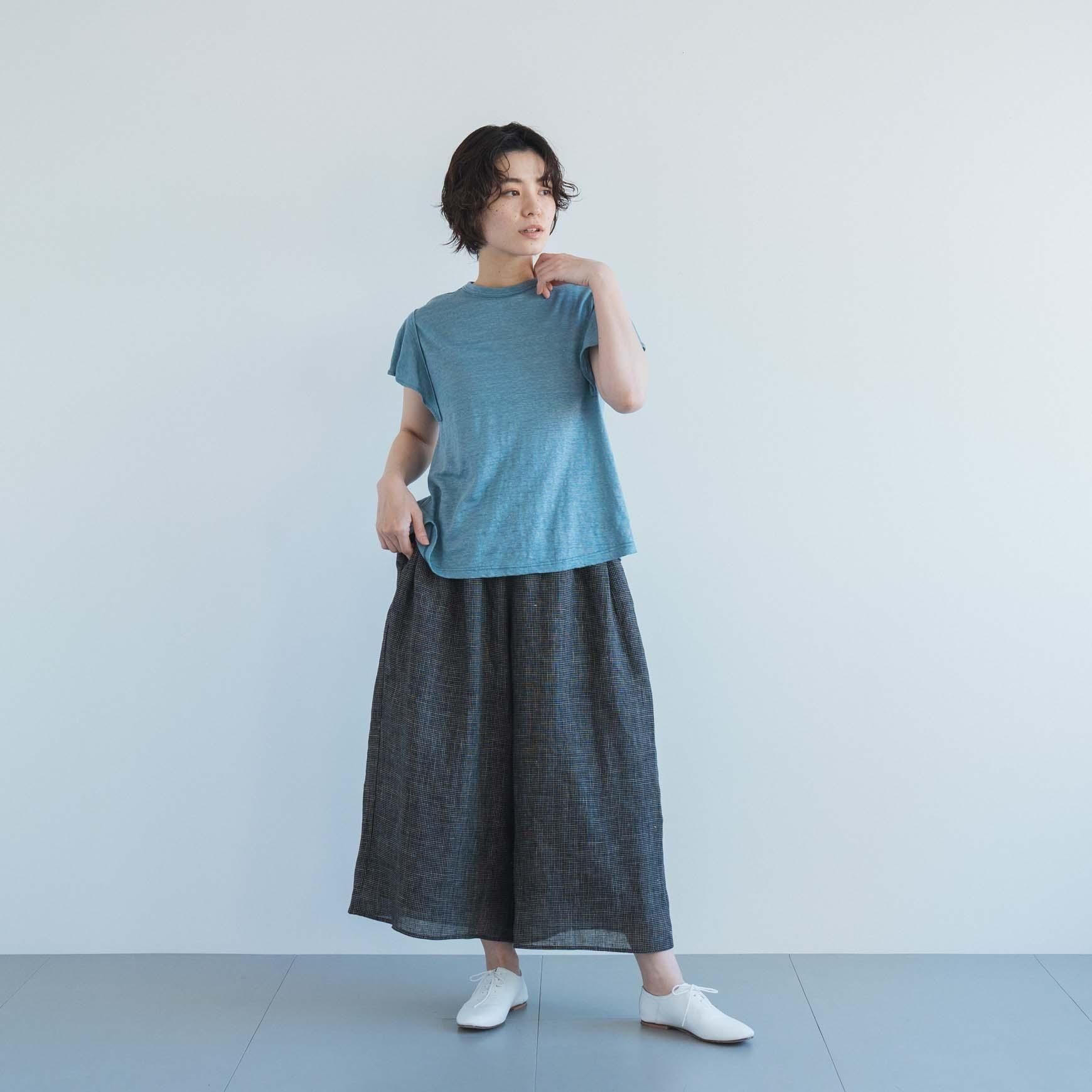 「CLASKA(クラスカ)」の リネン100Tシャツ<フリル> / 2025