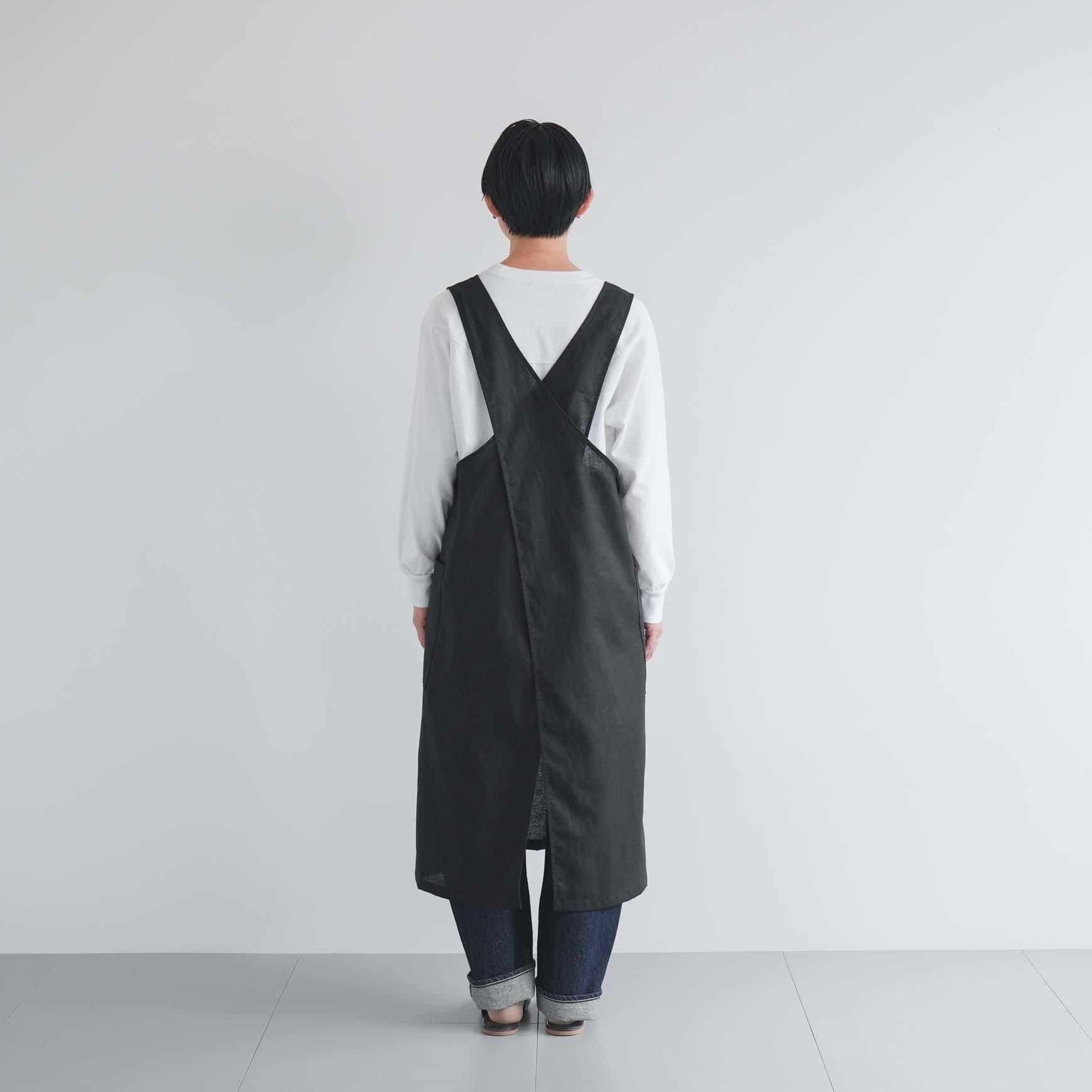 「CLASKA(クラスカ)」による APRON BACK CROSS