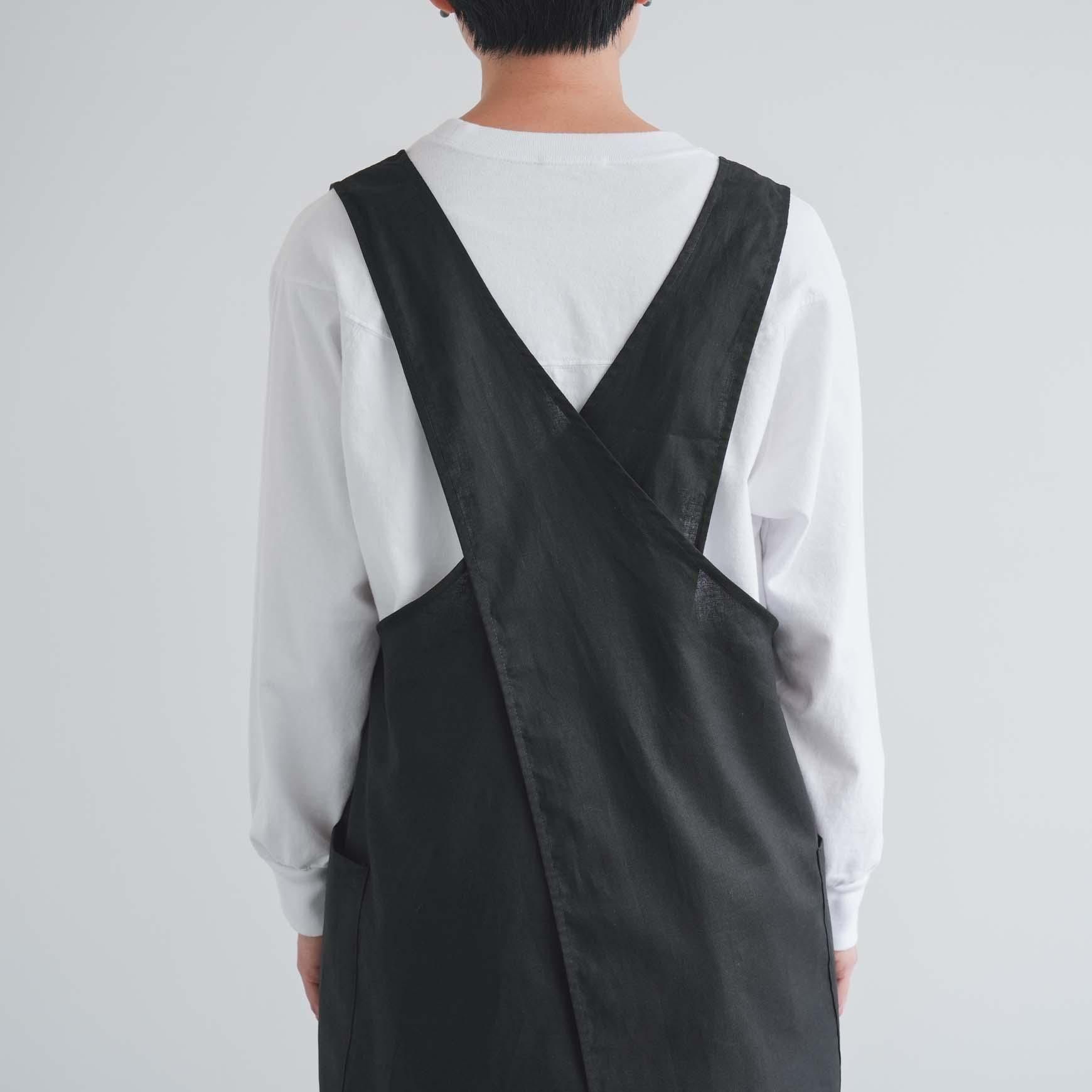 「CLASKA(クラスカ)」による APRON BACK CROSS