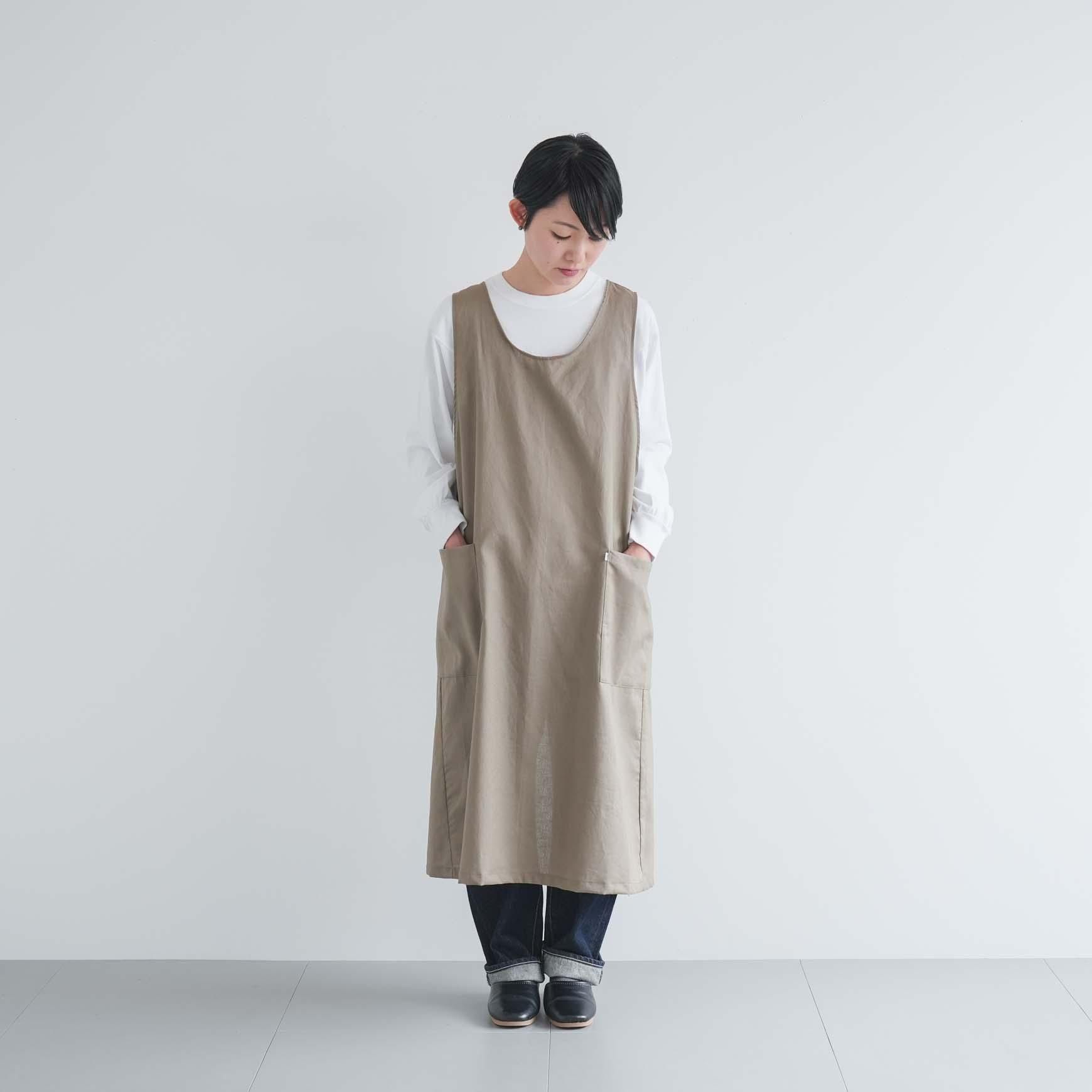 「CLASKA(クラスカ)」による APRON BACK CROSS