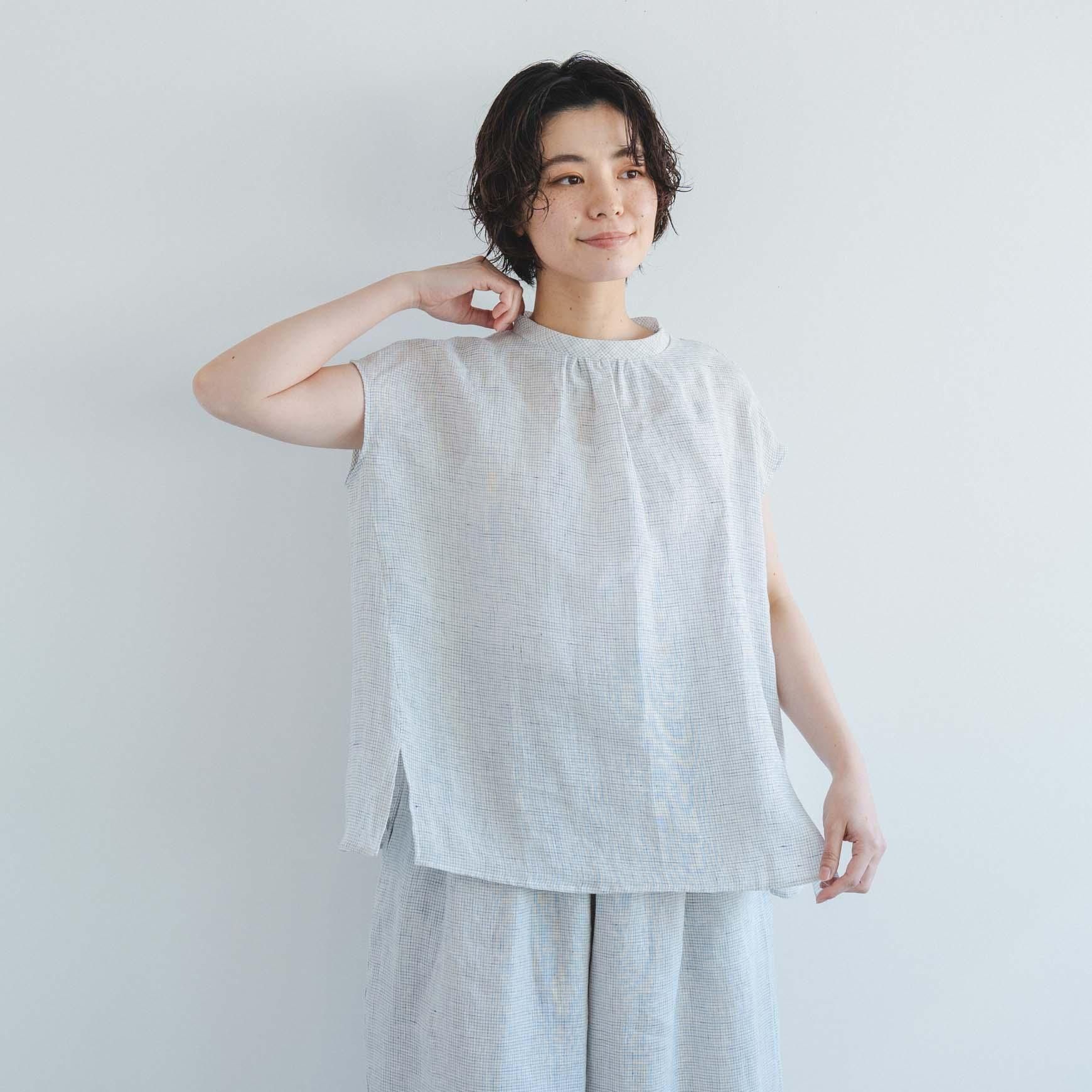 D の リネンチェックフレンチスリーブブラウス