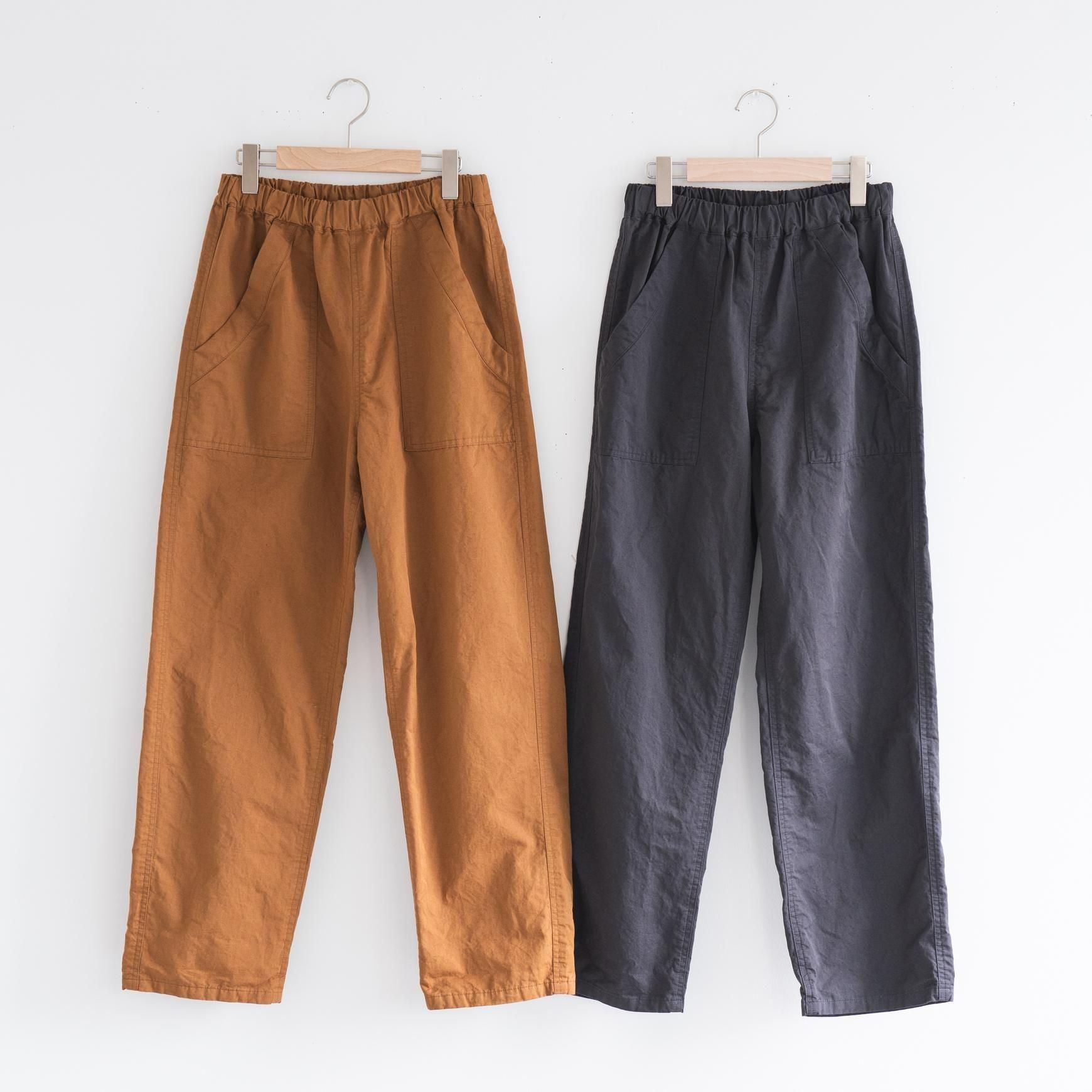 「CLASKA(クラスカ)」発のアパレルブランド「HAU(ハウ)」の easy pants