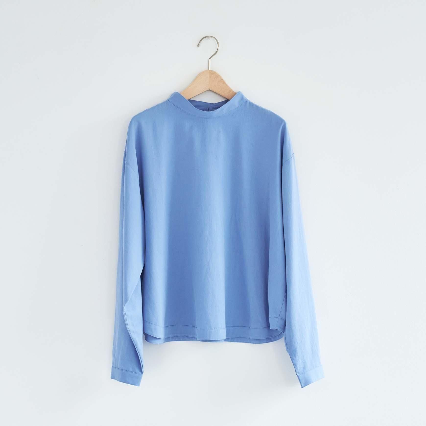 「CLASKA(クラスカ)」発のアパレルブランド「ata(アタ)」のblouse 2. / サックス