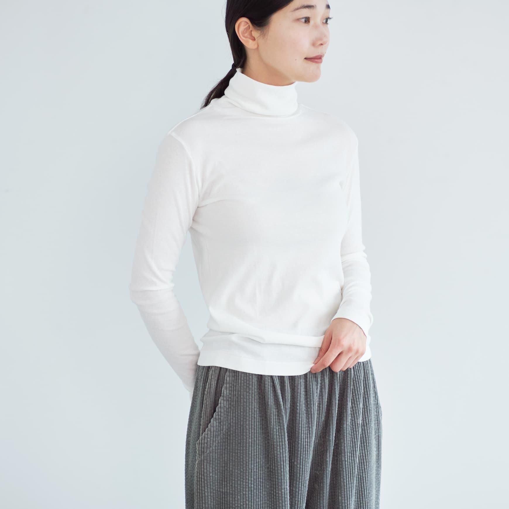 HAU の turtleneck