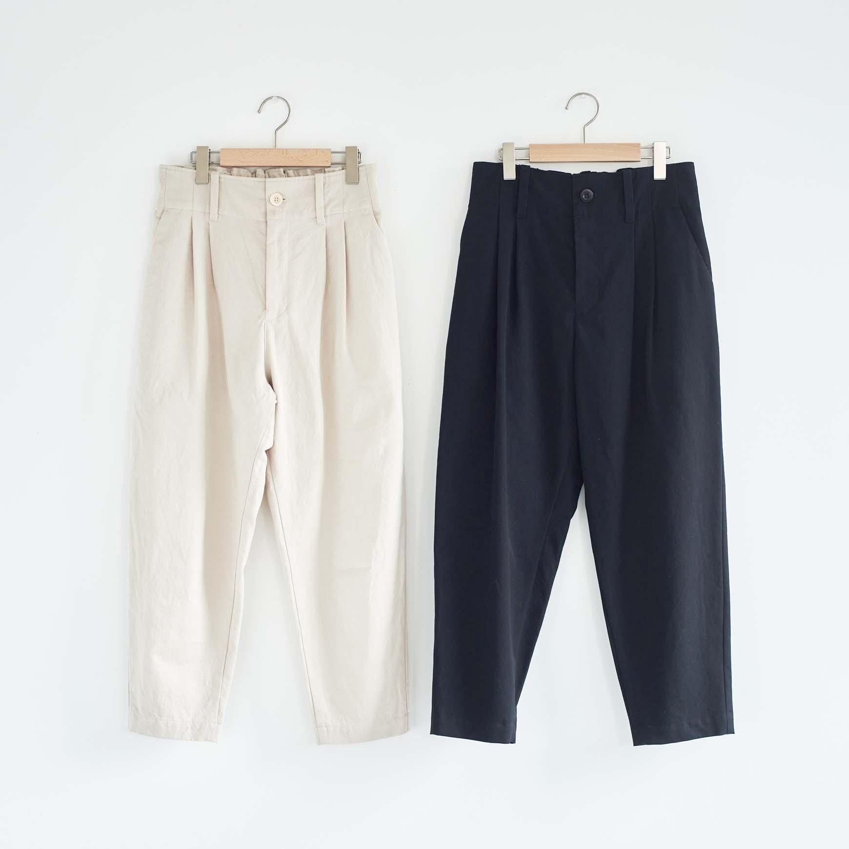 「CLASKA(クラスカ)」発のアパレルブランド「HAU(ハウ)」の pants