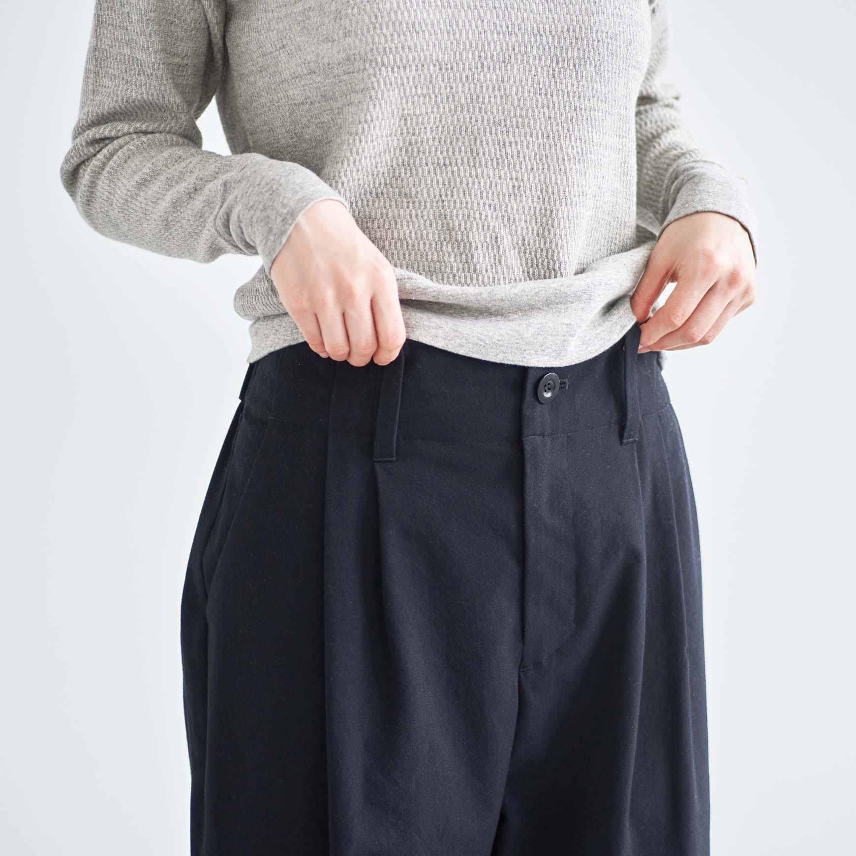 「CLASKA(クラスカ)」発のアパレルブランド「HAU(ハウ)」の pants