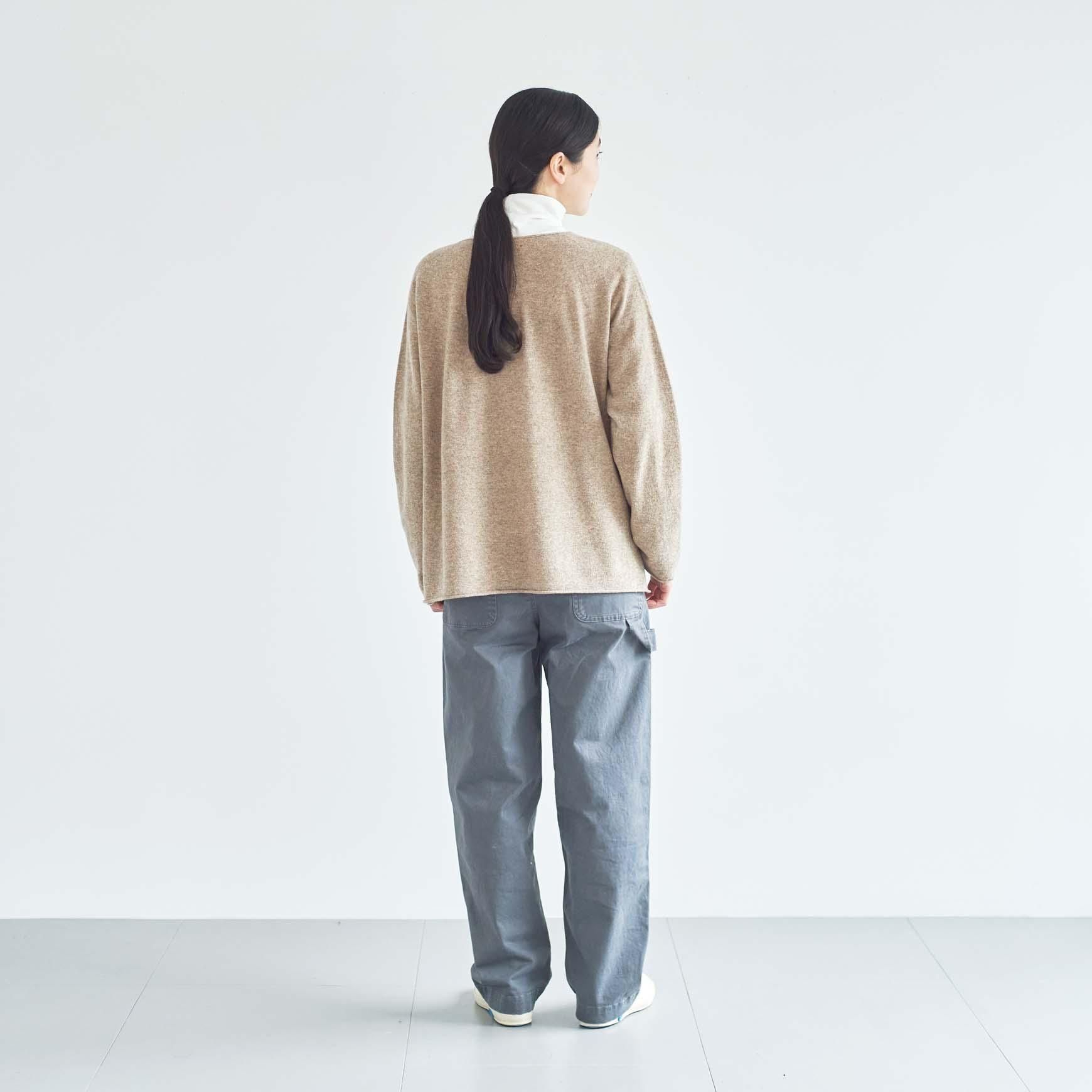 HAU の v neck knit