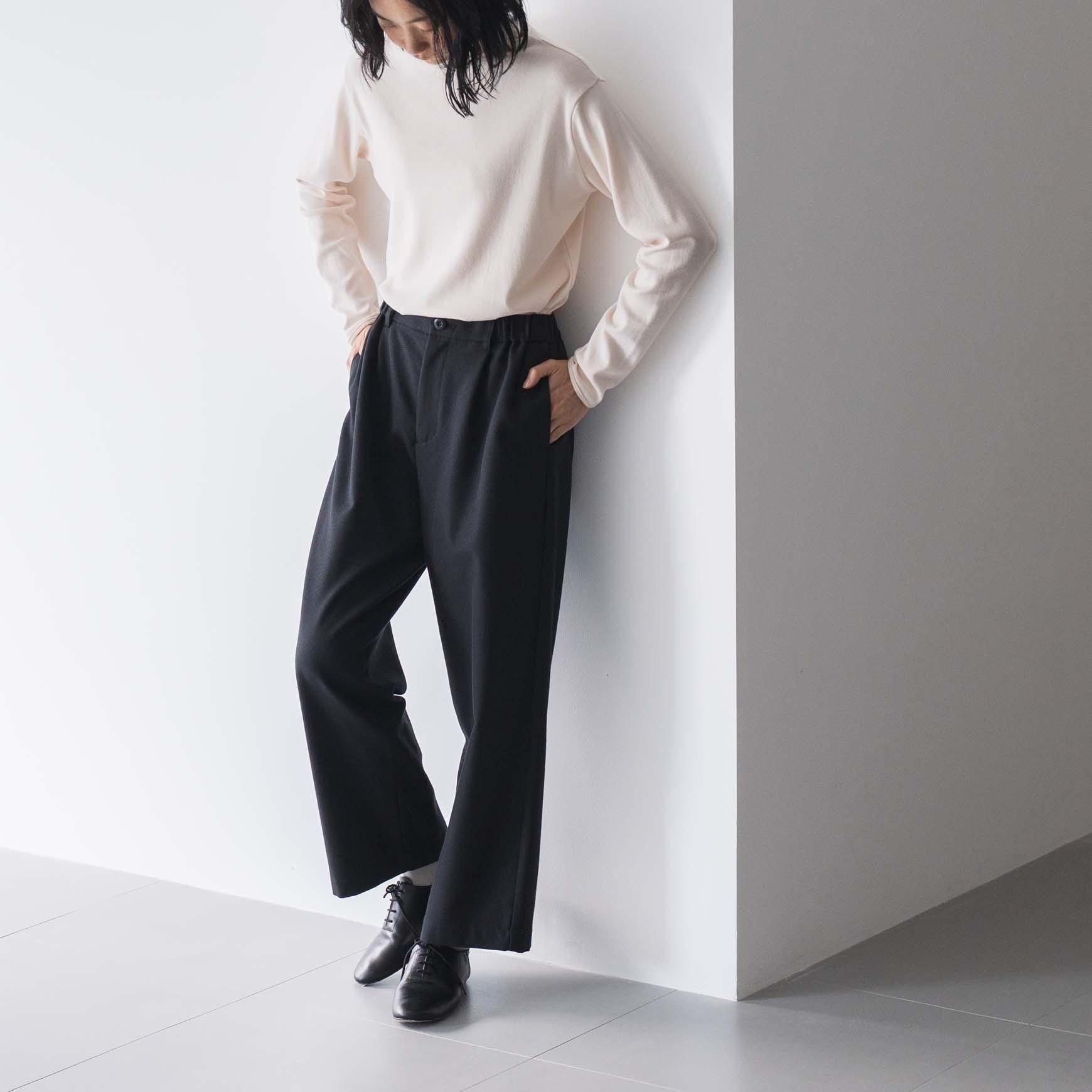 D の コットンウールツイルのタックパンツ