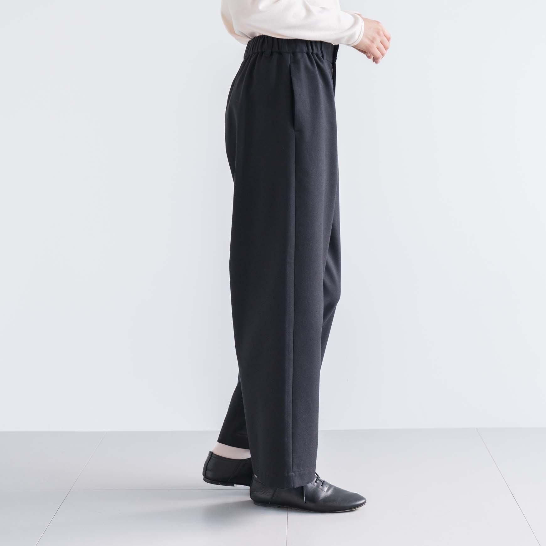 D の コットンウールツイルのタックパンツ