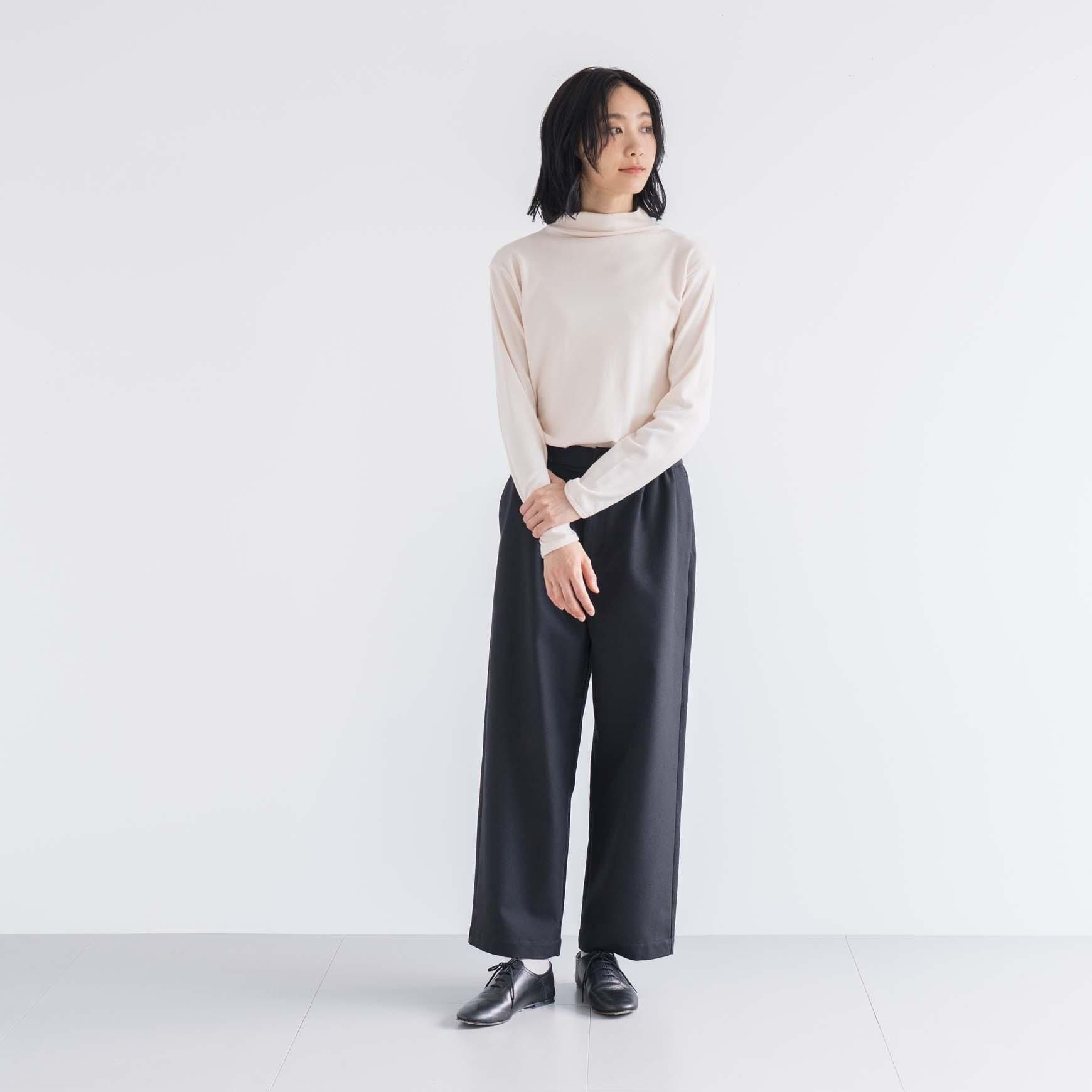 D の コットンウールツイルのタックパンツ