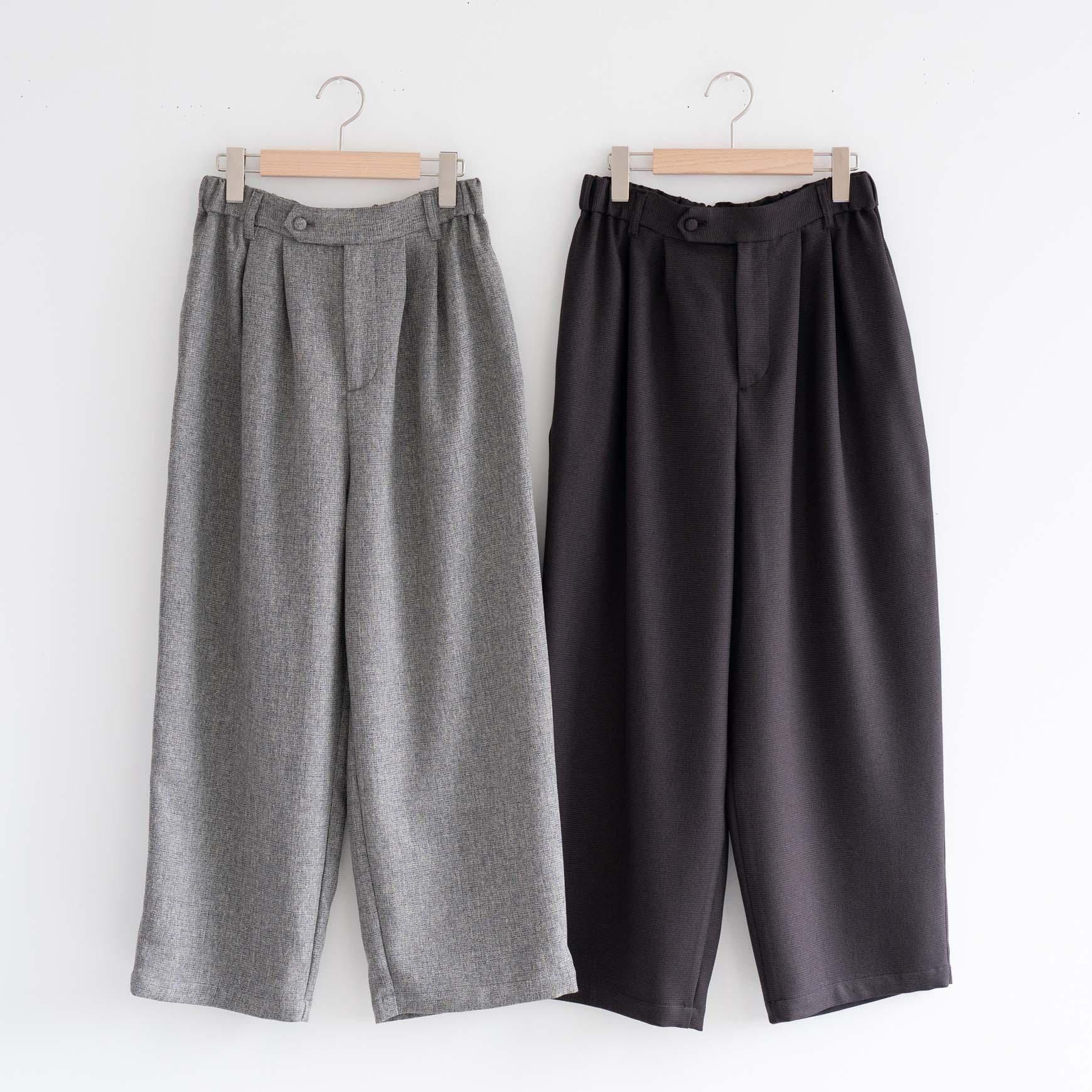 ポリエステルツイードのタックパンツ