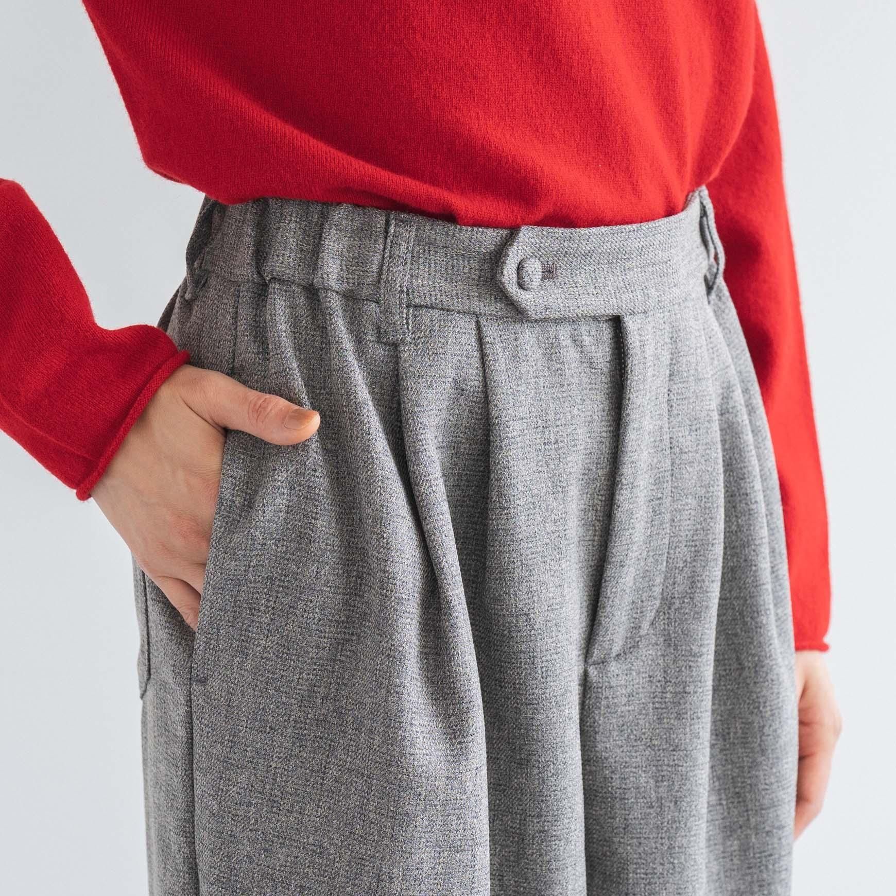 D の ポリエステルツイードのタックパンツ