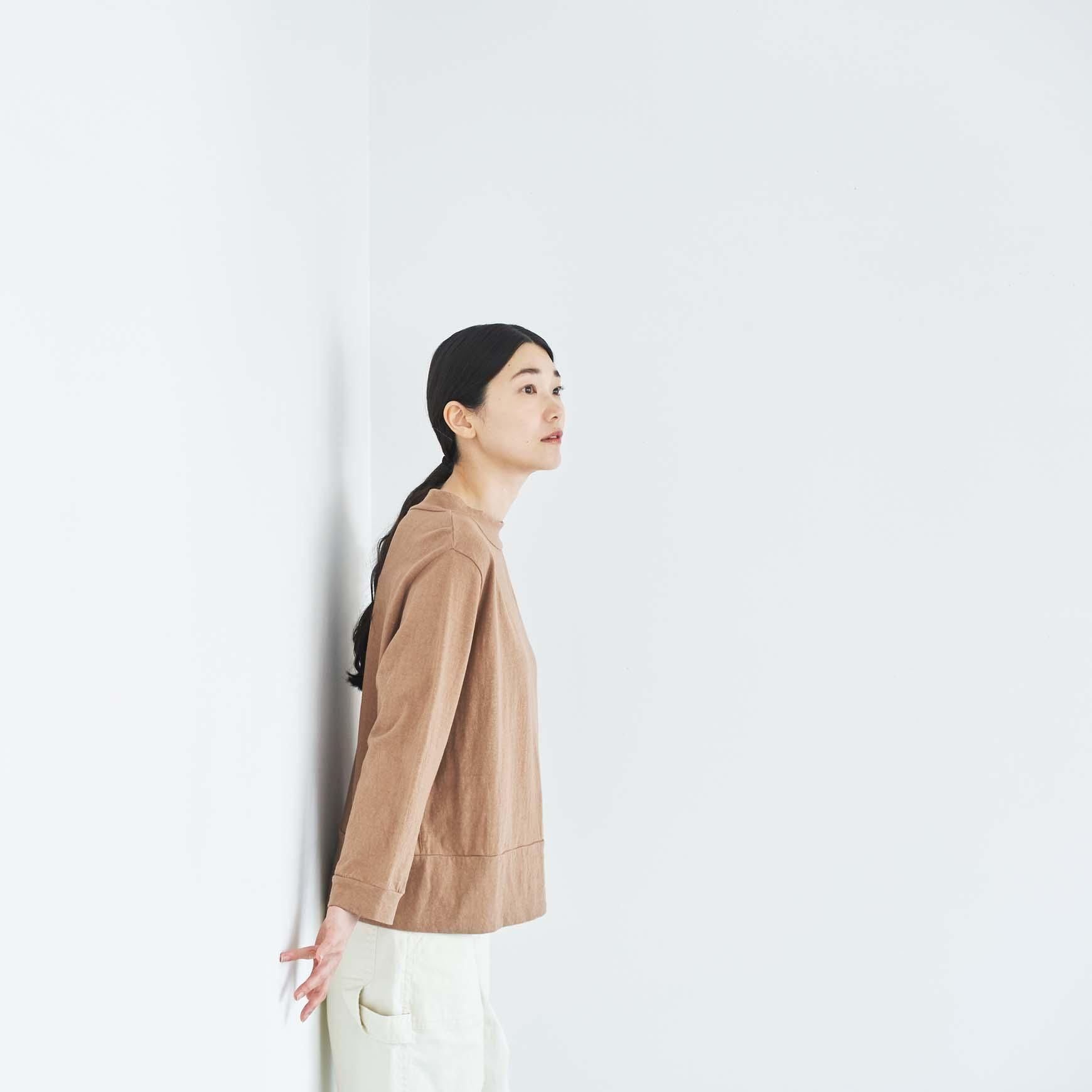 「CLASKA(クラスカ)」発のアパレルブランド「HAU(ハウ)」の tops