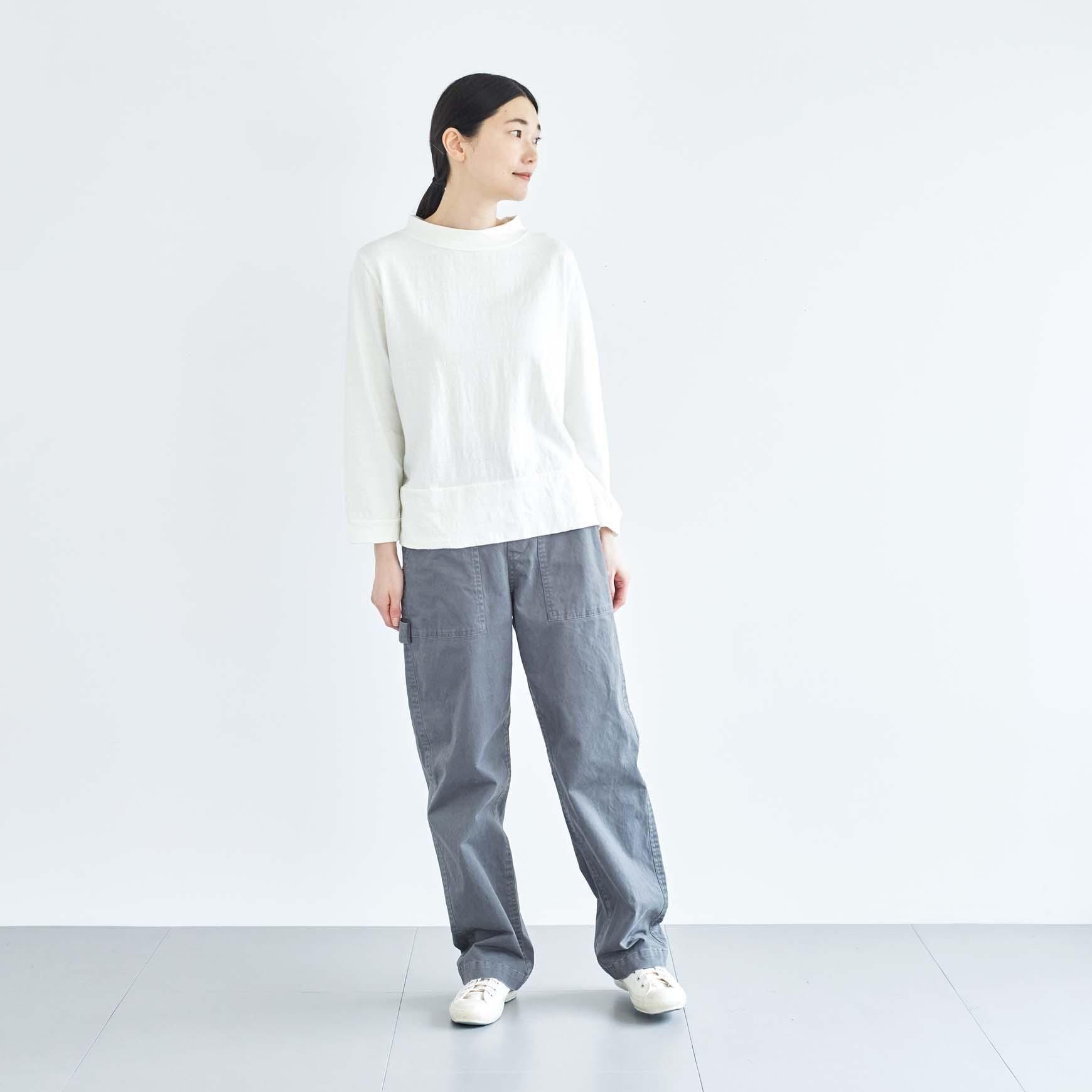 「CLASKA(クラスカ)」発のアパレルブランド「HAU(ハウ)」の tops