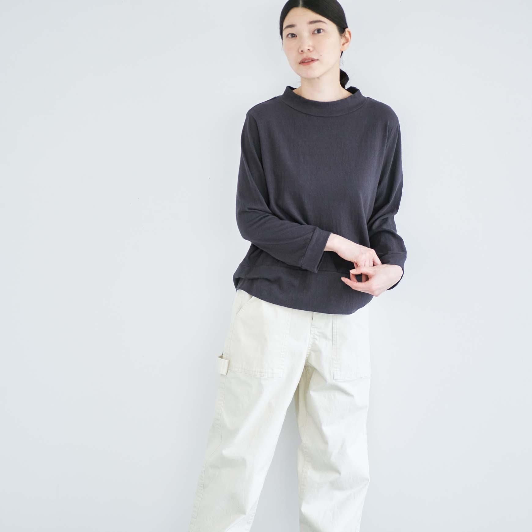「CLASKA(クラスカ)」発のアパレルブランド「HAU(ハウ)」の tops