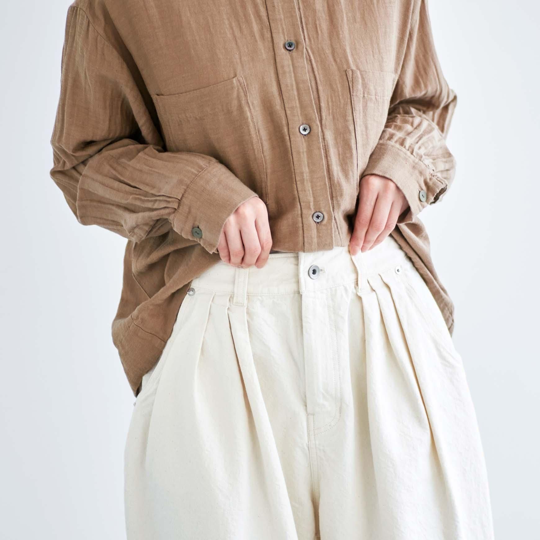 「CLASKA(クラスカ)」発のアパレルブランド「HAU(ハウ)」の pants